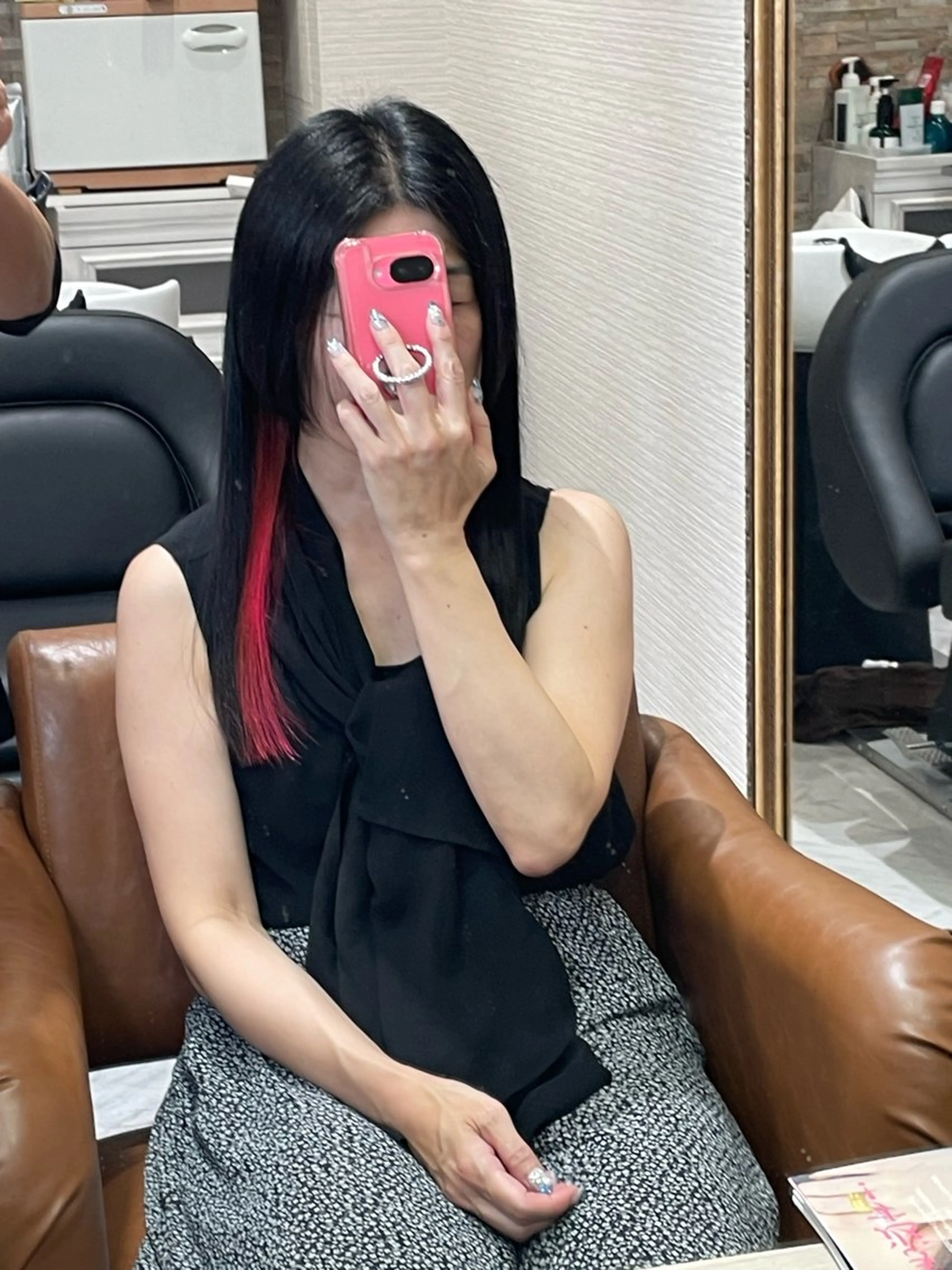 ロング カラー アンジー サロンドヘアーのヘアスタイル
