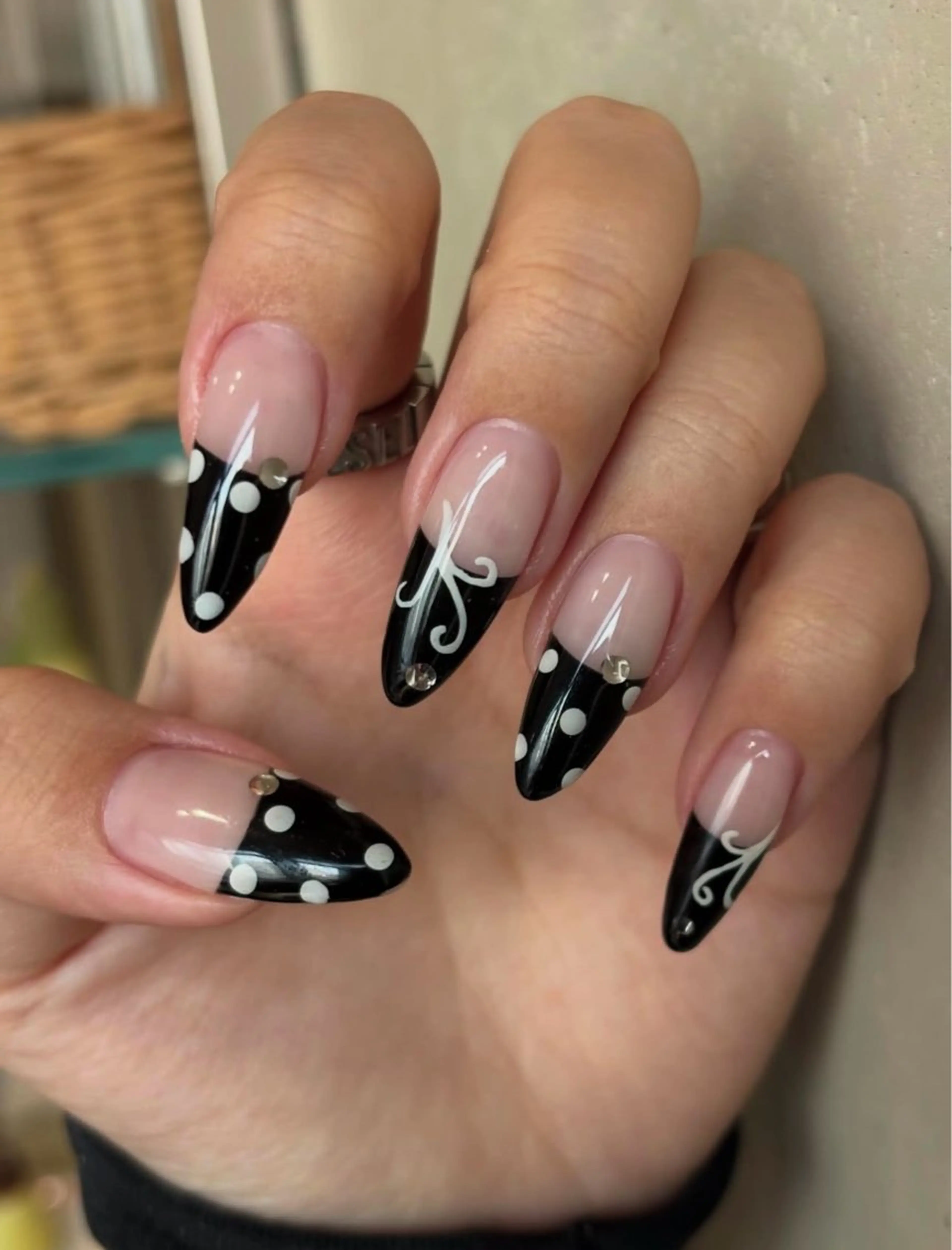 ネイル フレンチネイル ジェルネイル マグネットネイル 持ち込み ニュアンスネイル ハンドネイル Na minのネイルデザイン