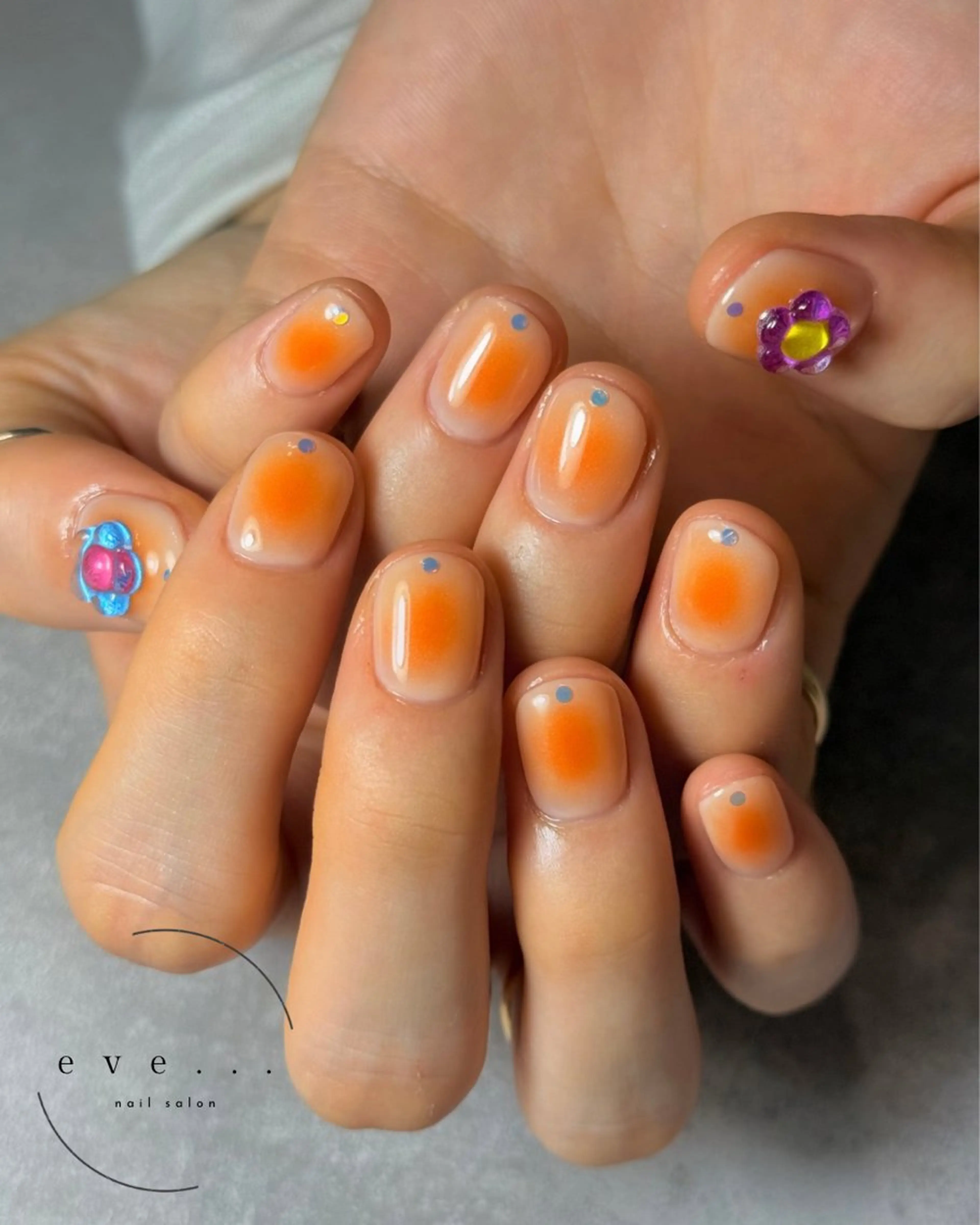 ネイル ニュアンスネイル オレンジ ハンドネイル nail salon eve...のネイルデザイン