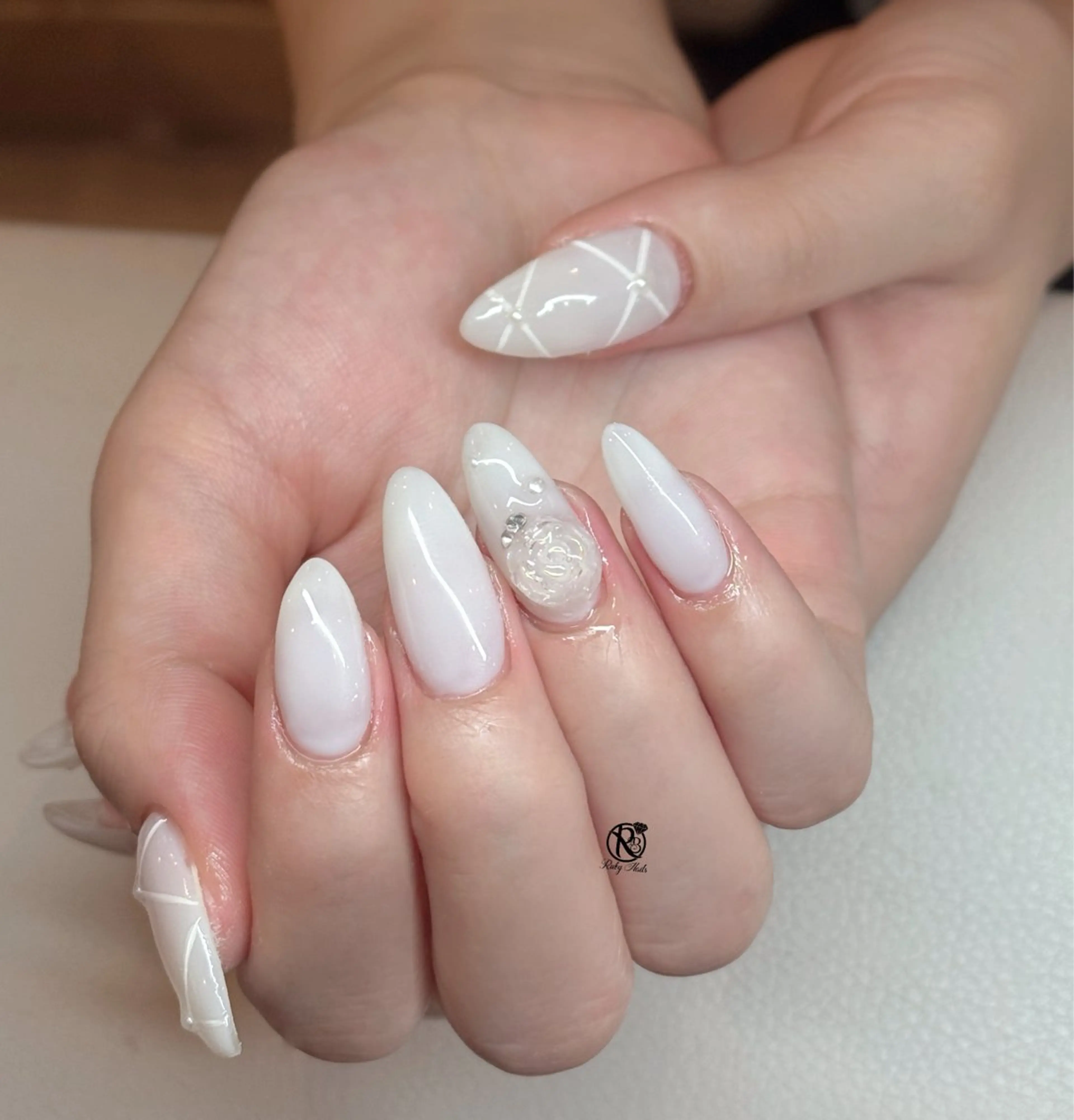 ネイル ボルドー ブラウン チークネイル ドット フットネイル ハンドネイル CHERRYネイルサロン所属・チェリネイルサロン 霞ヶ関のネイルデザイン