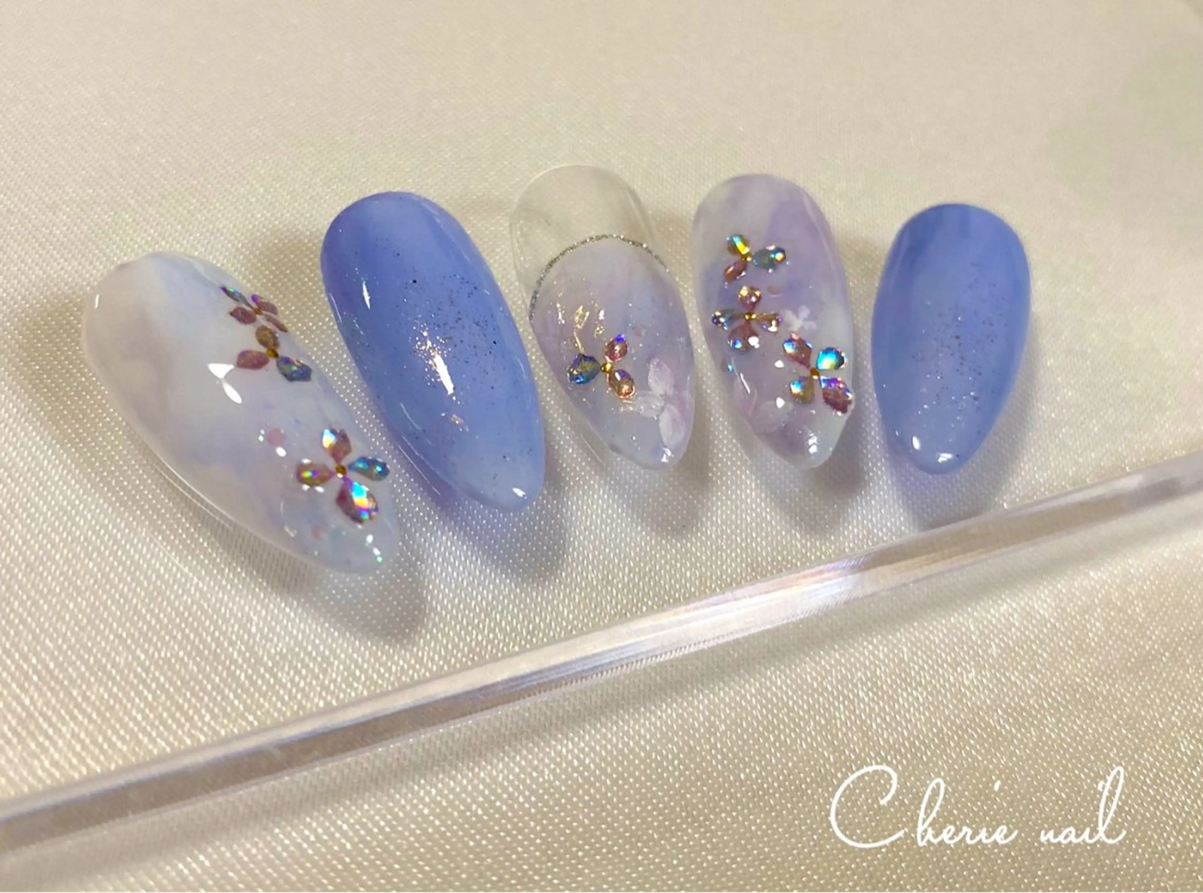 ネイル ブルー フラワーネイル ジェルネイル ハンドネイル Cherienail yunaのネイルデザイン