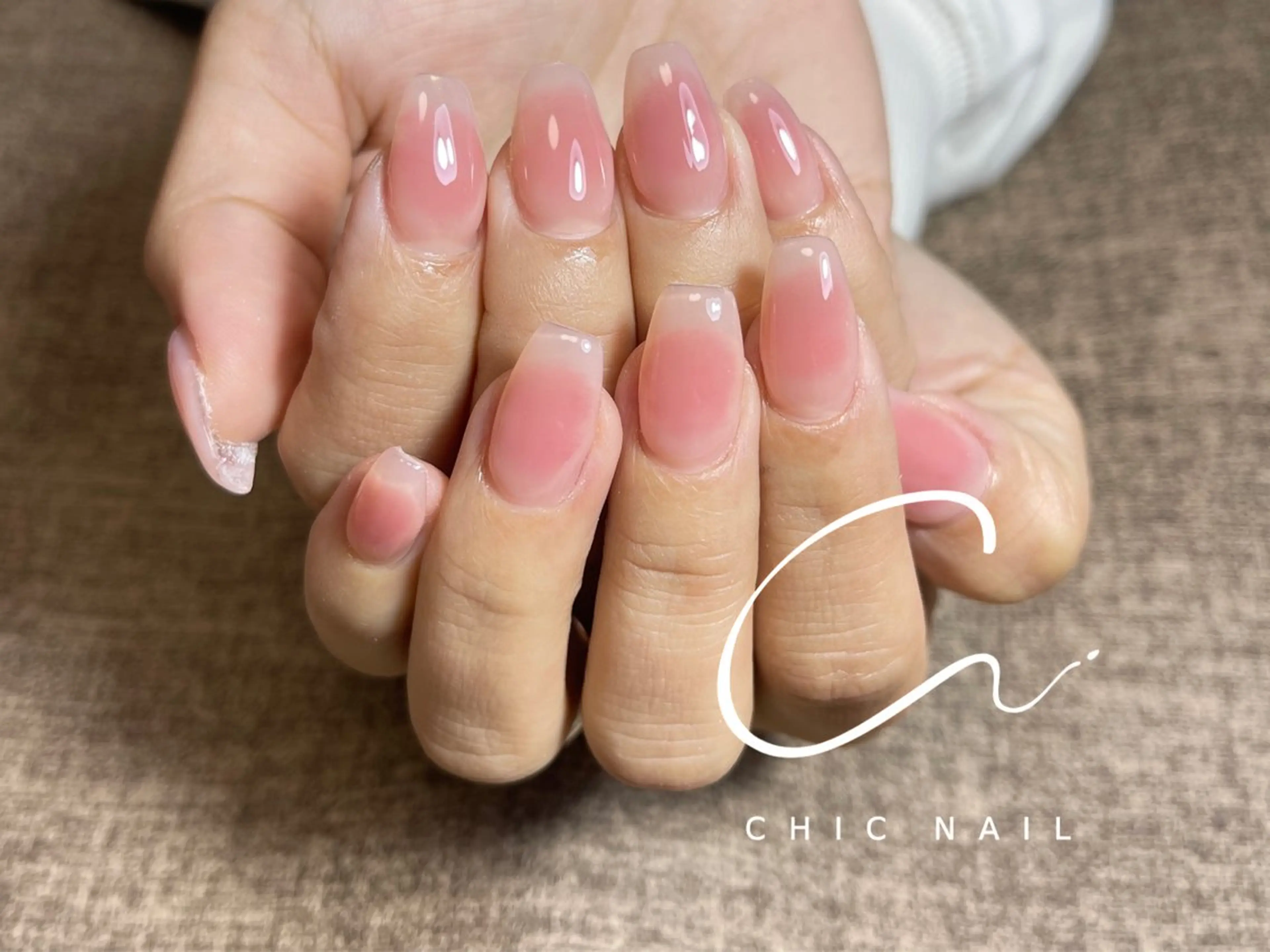 ネイル チークネイル ハンドネイル CHIC NailSalonのネイルデザイン