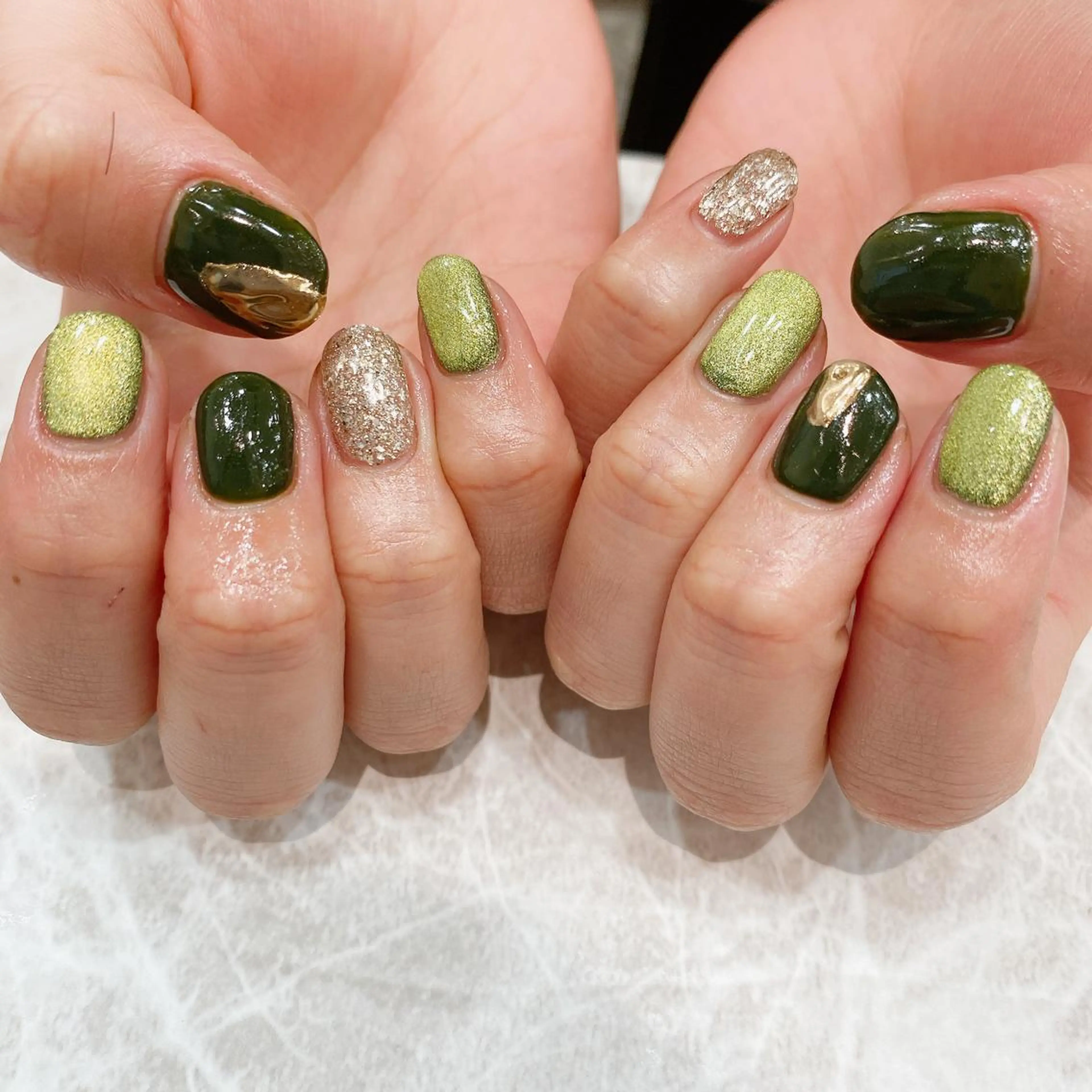 ネイル ラメ(グリッター) マグネットネイル 関谷 真登佳のネイルデザイン