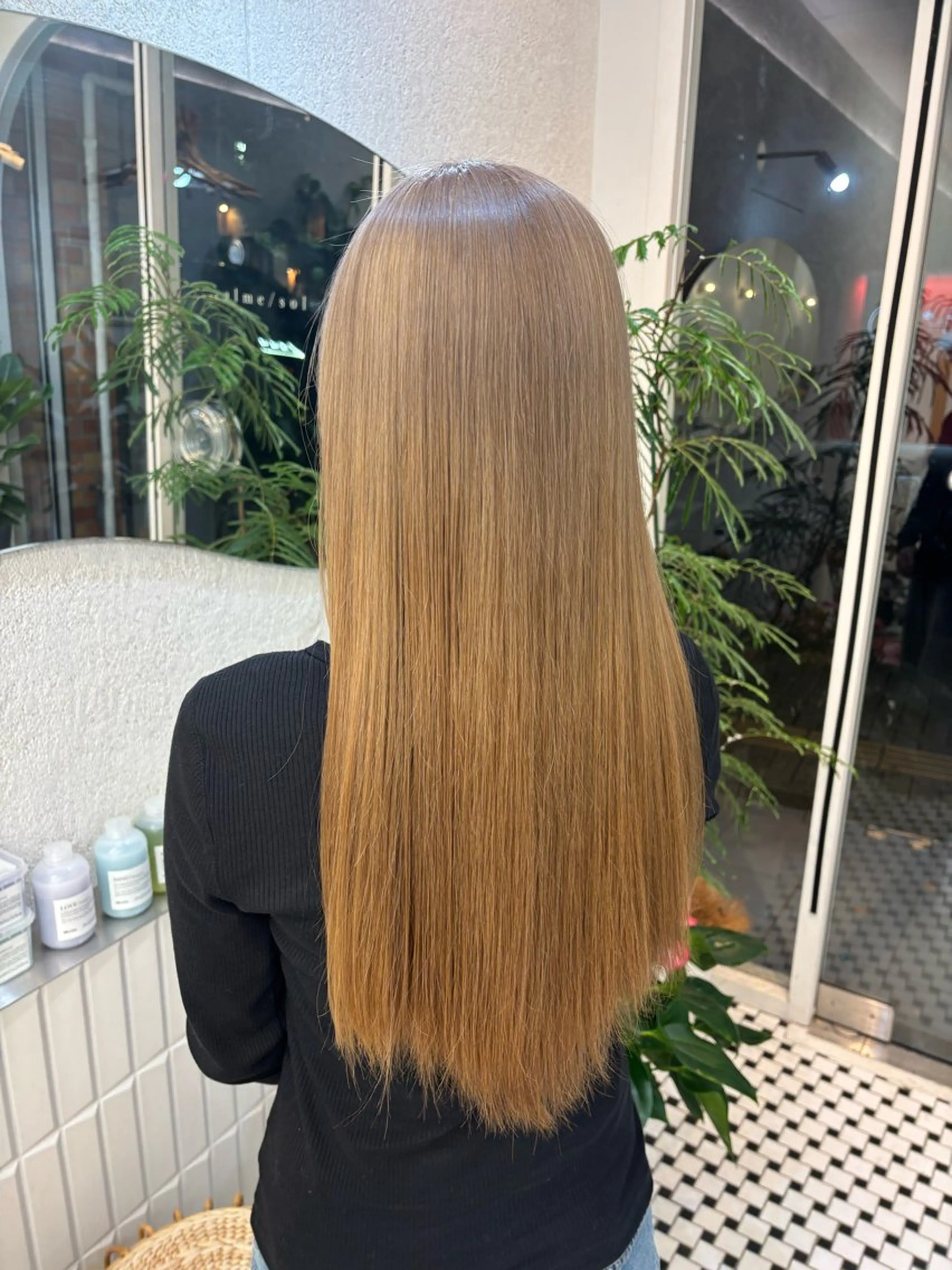 ロング ヘアカラー リン🔔ボブ cut 柔らかベージュ🤎のヘアスタイル