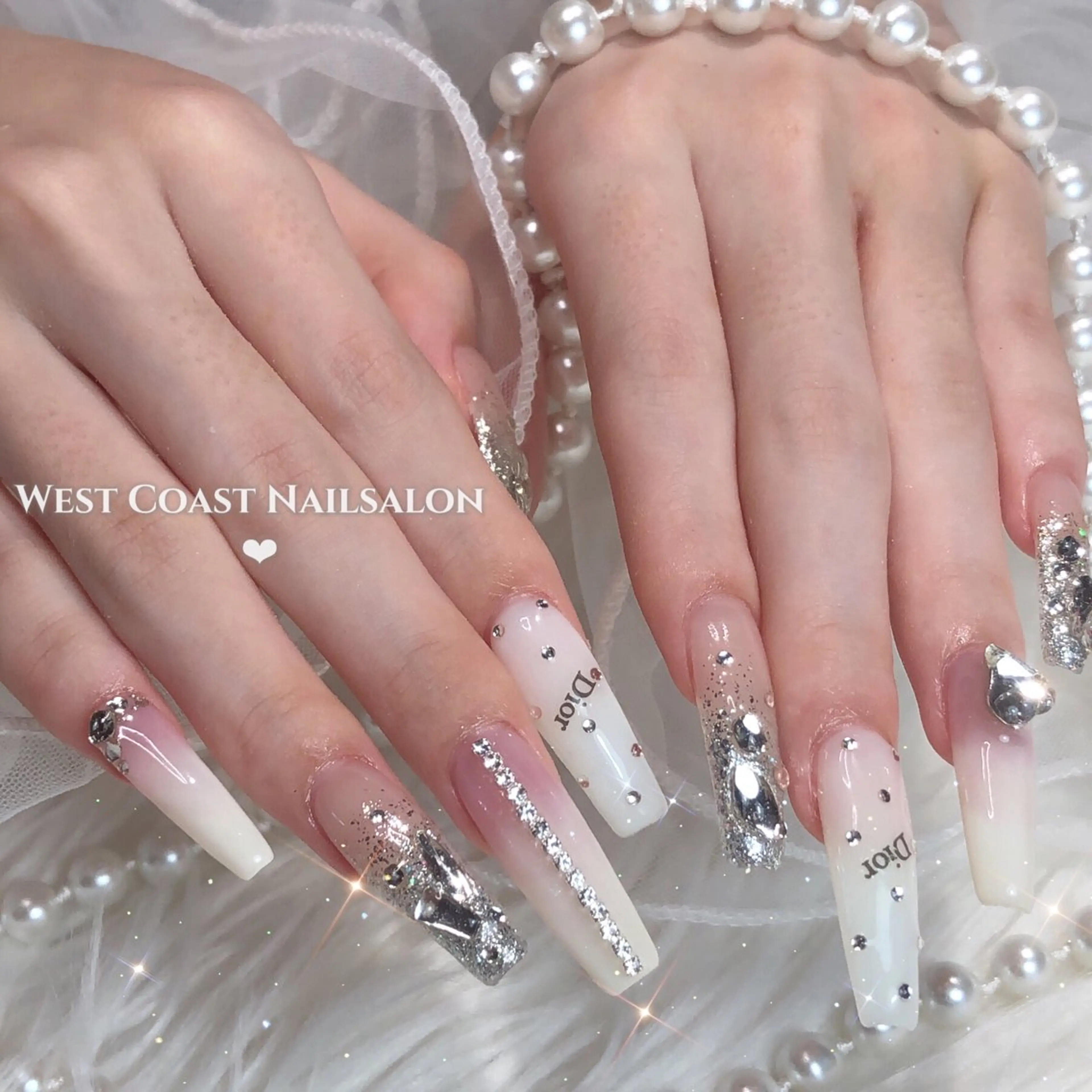 ネイル リボン、ガーリー パーツ放題専門店のネイルデザイン