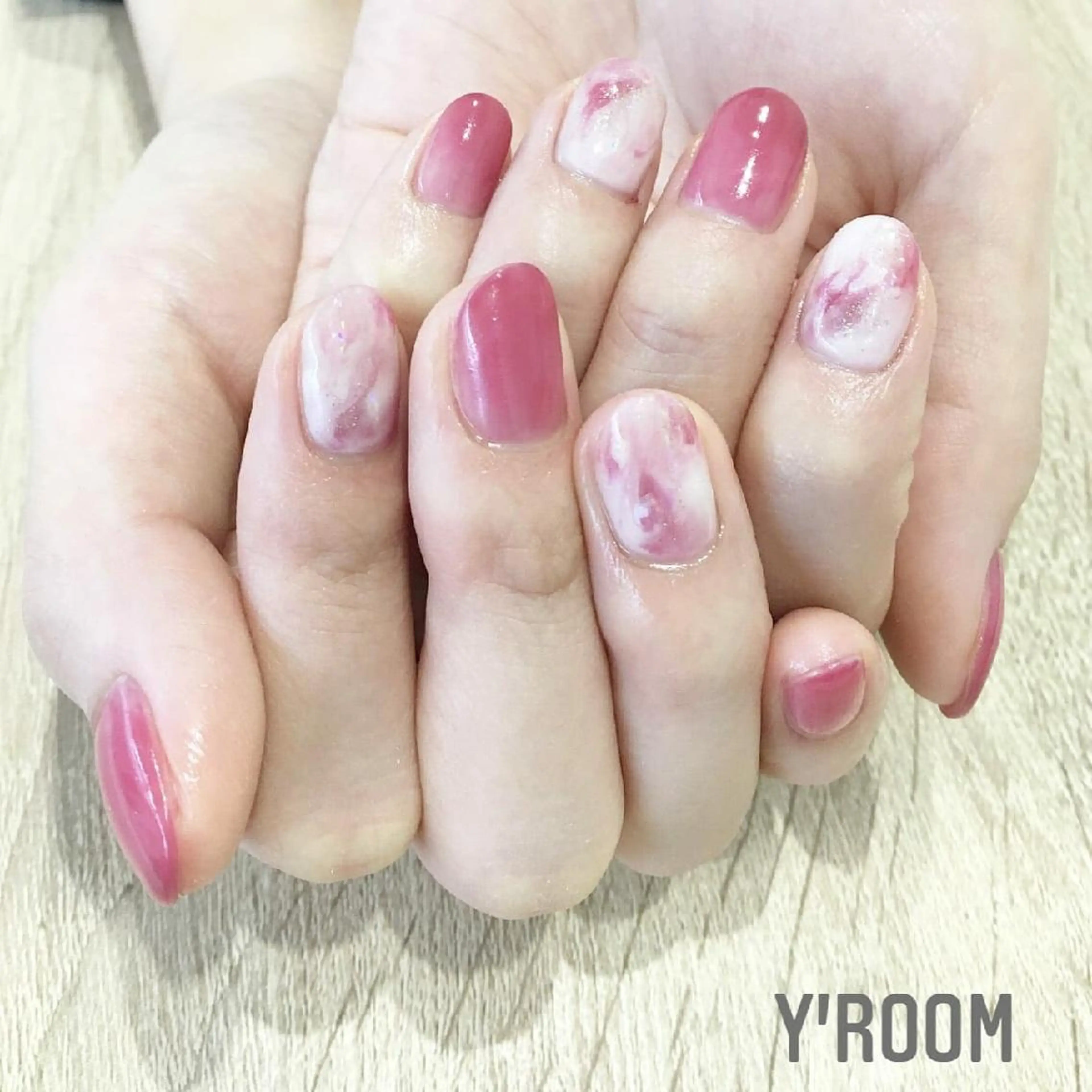 ネイル フラッシュネイル ジェルネイル マグネットネイル ニュアンスネイル ワンカラーネイル ハンドネイル YUKA （ネイリスト）のネイルデザイン