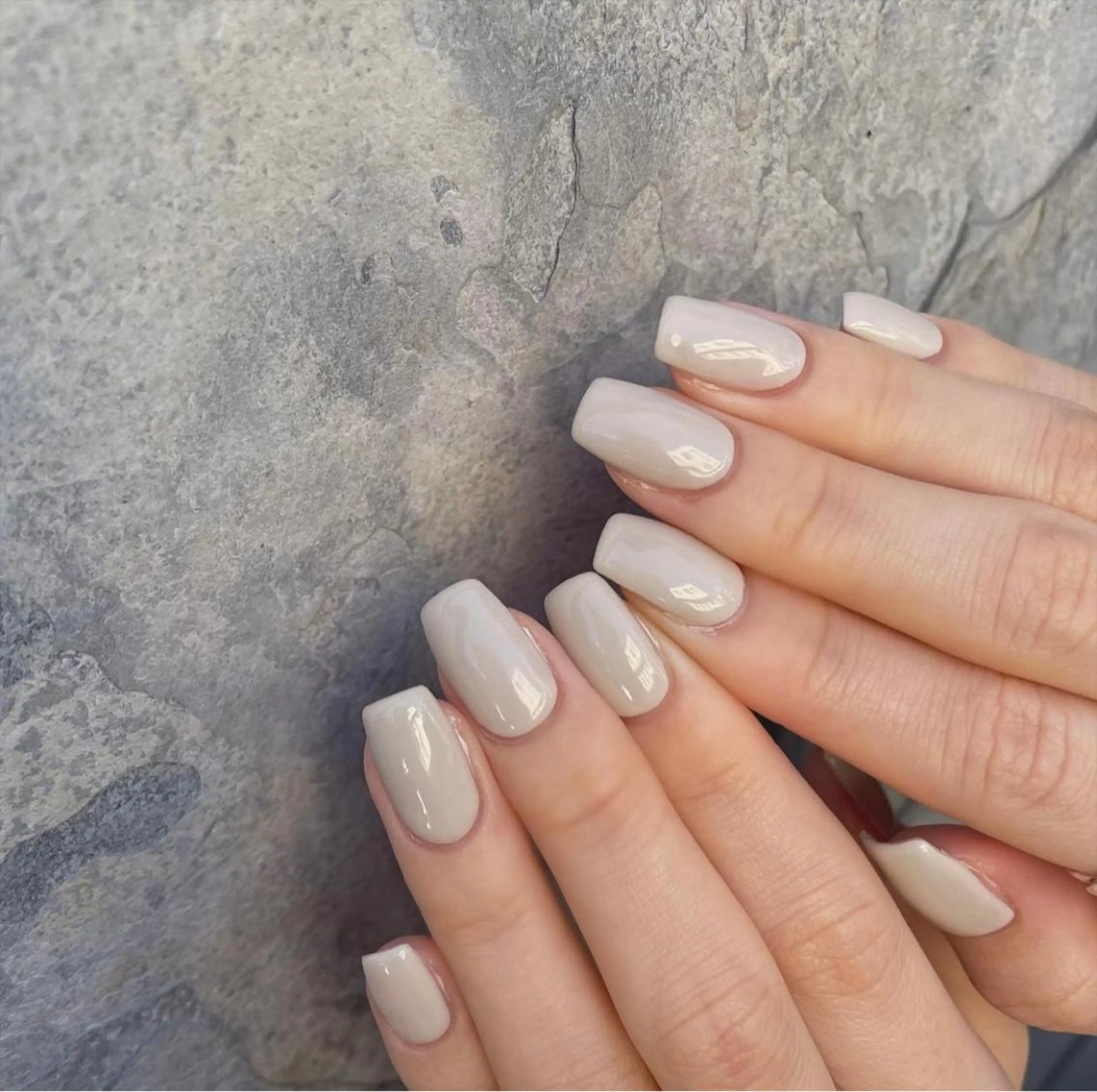 ネイル ジェルネイル ワンカラーネイル ハンドネイル ハンドケア Lilly Co.のネイルデザイン