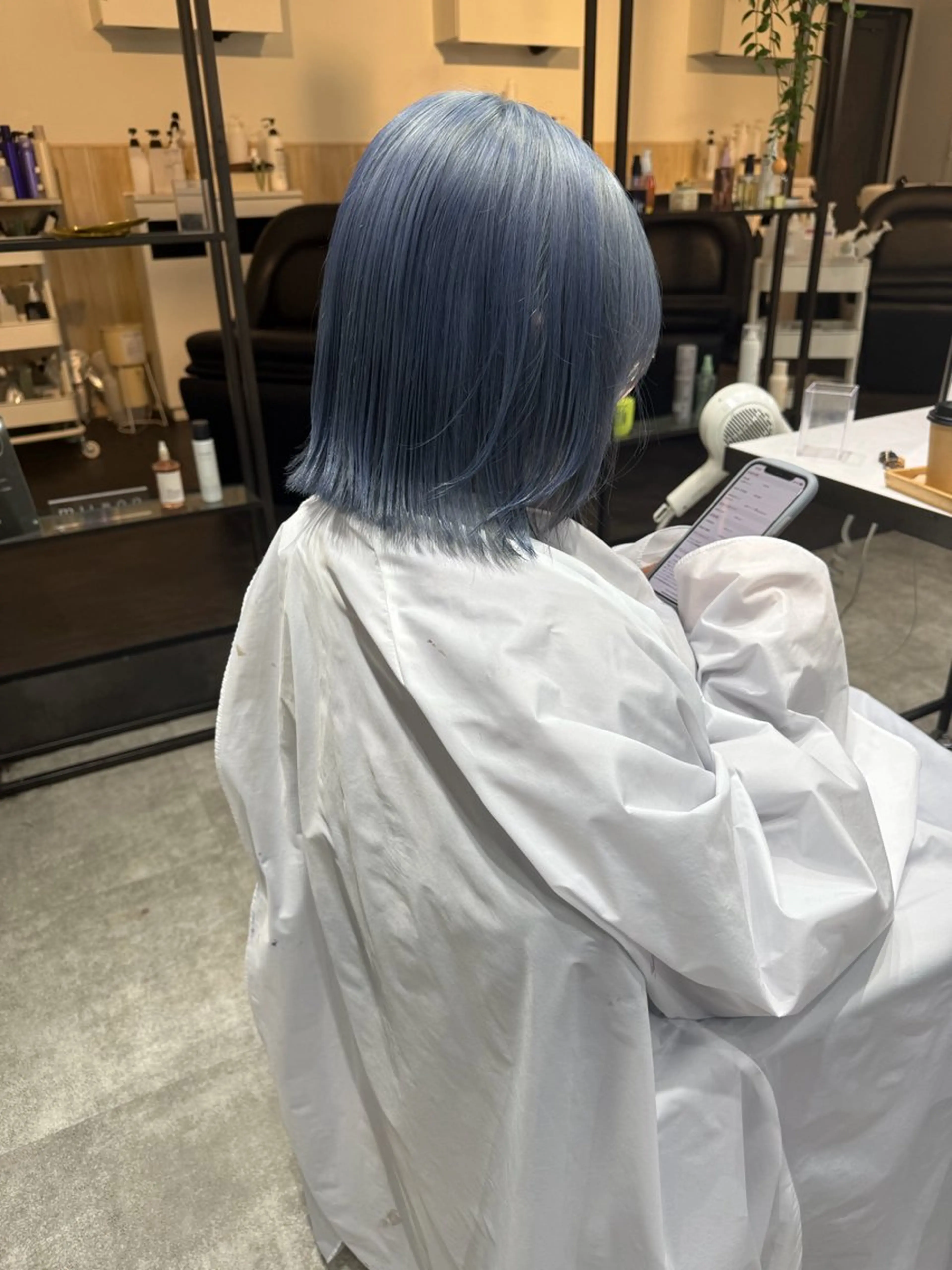 ショート カラー Aika LA.MIUのヘアスタイル