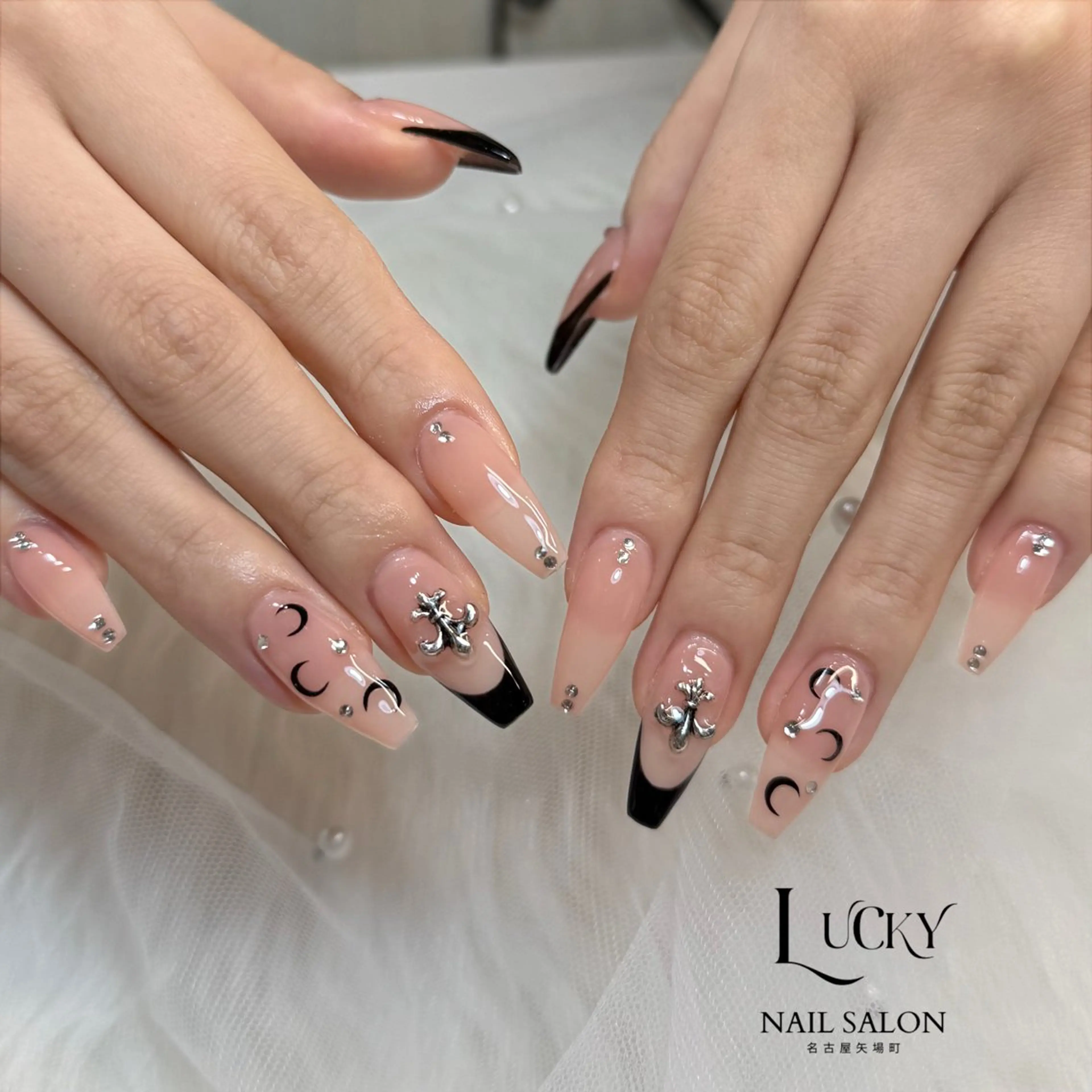 ネイル アートネイル ジェルネイル ロングネイル 持ち込み シンプルネイル ハンドネイル Lucky Nail Salonのネイルデザイン