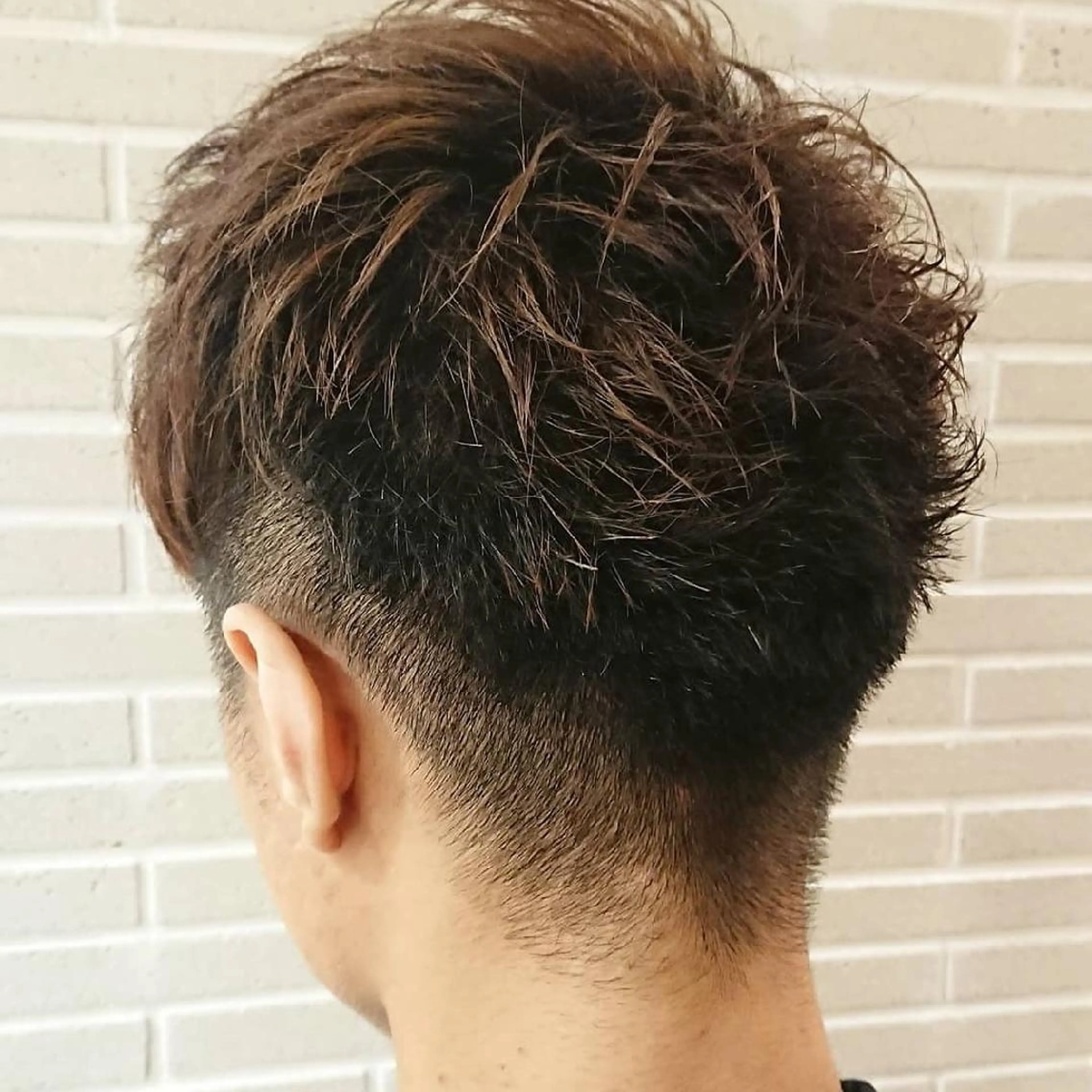 メンズ カット パーマ ブリーチ/ヘアケア/ 艶髪/イギチハルのヘアスタイル