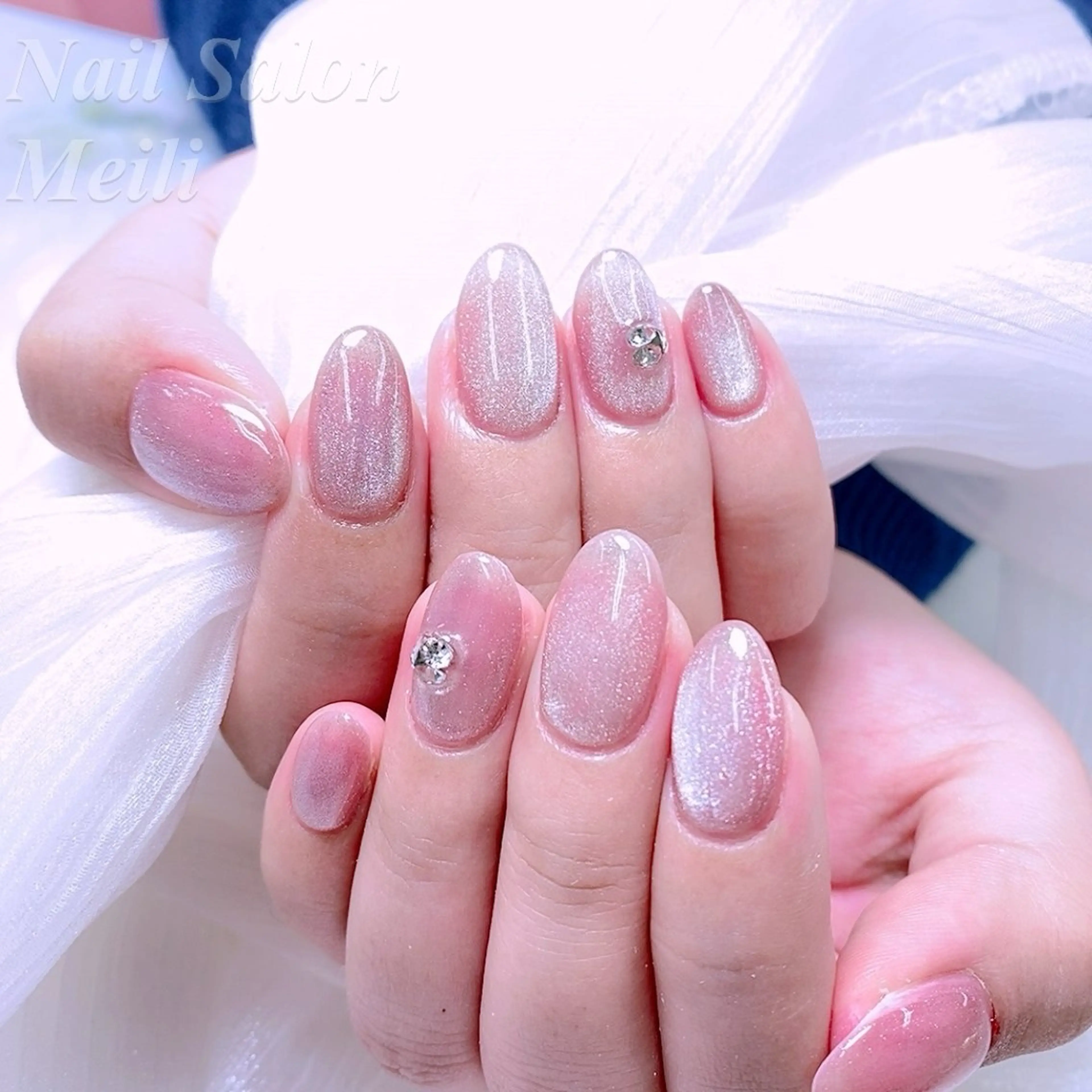 ネイル ラメ(グリッター) マグネットネイル ピンク シンプルネイル ストーンネイル ハンドネイル ネイルサロン メイリーのネイルデザイン