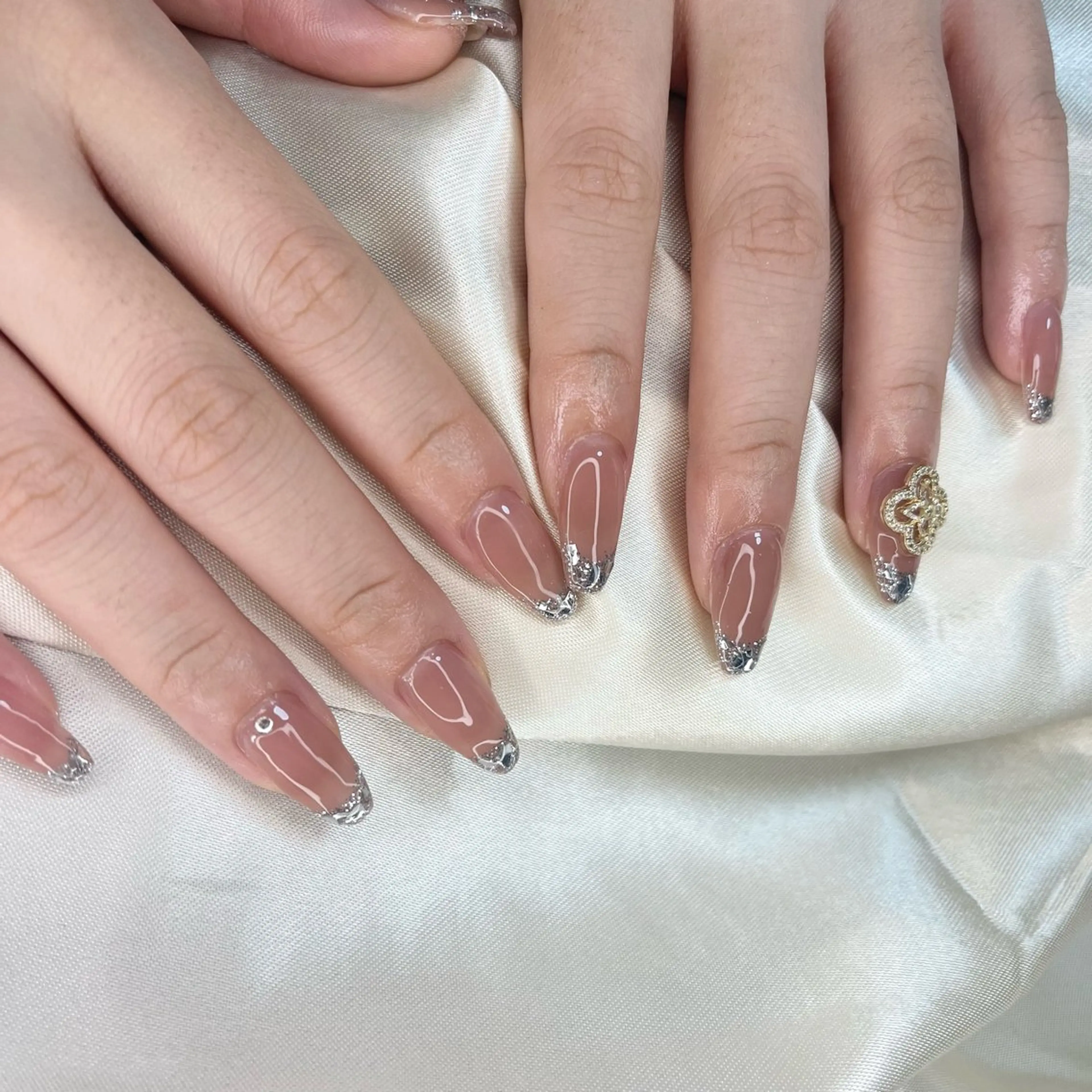 ネイル ハンドネイル Apis manakaのネイルデザイン