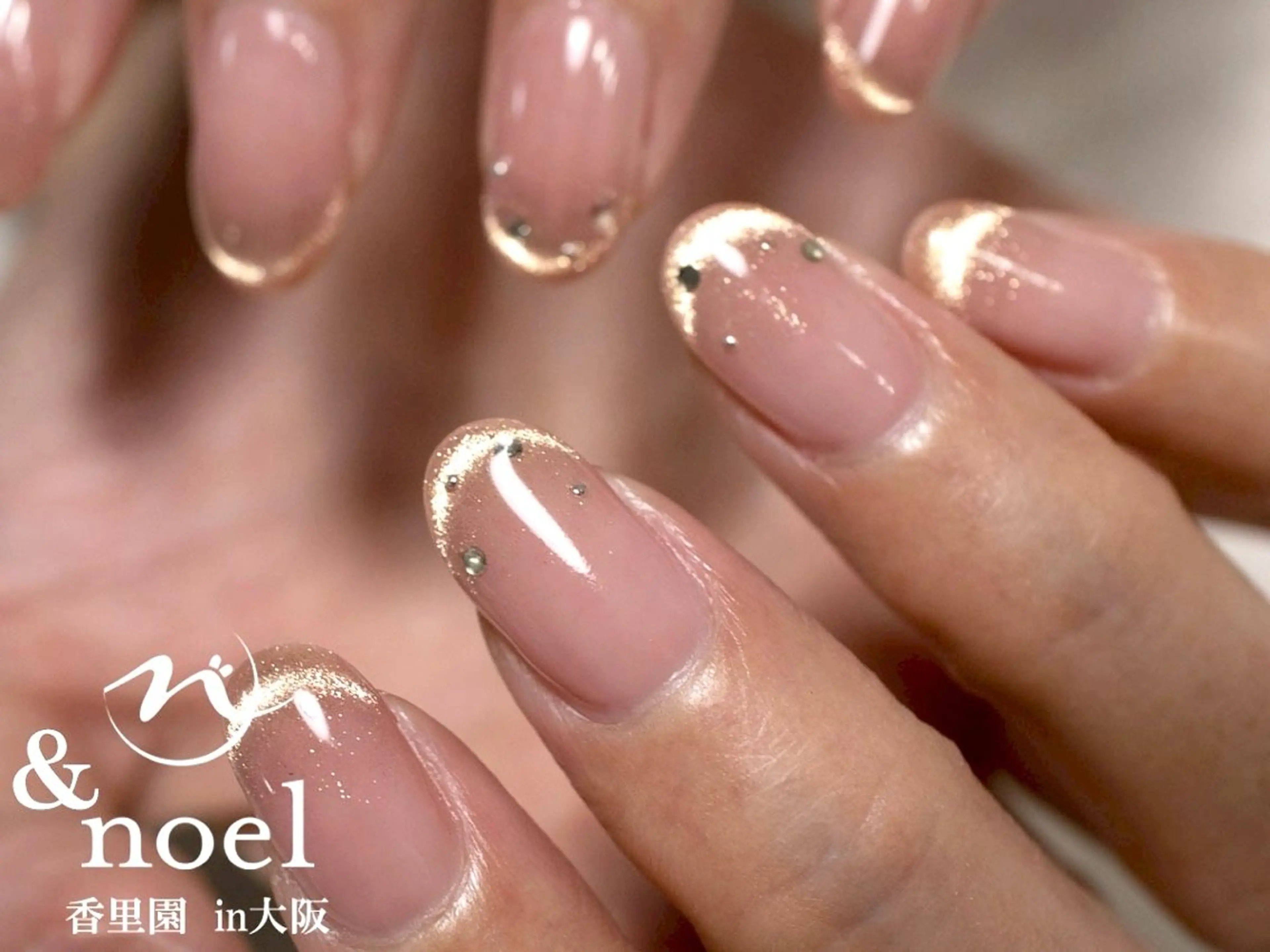 ネイル チークネイル グラデーション マグネットネイル ストーンネイル ハンドネイル Nailsalon ＆Noelのネイルデザイン