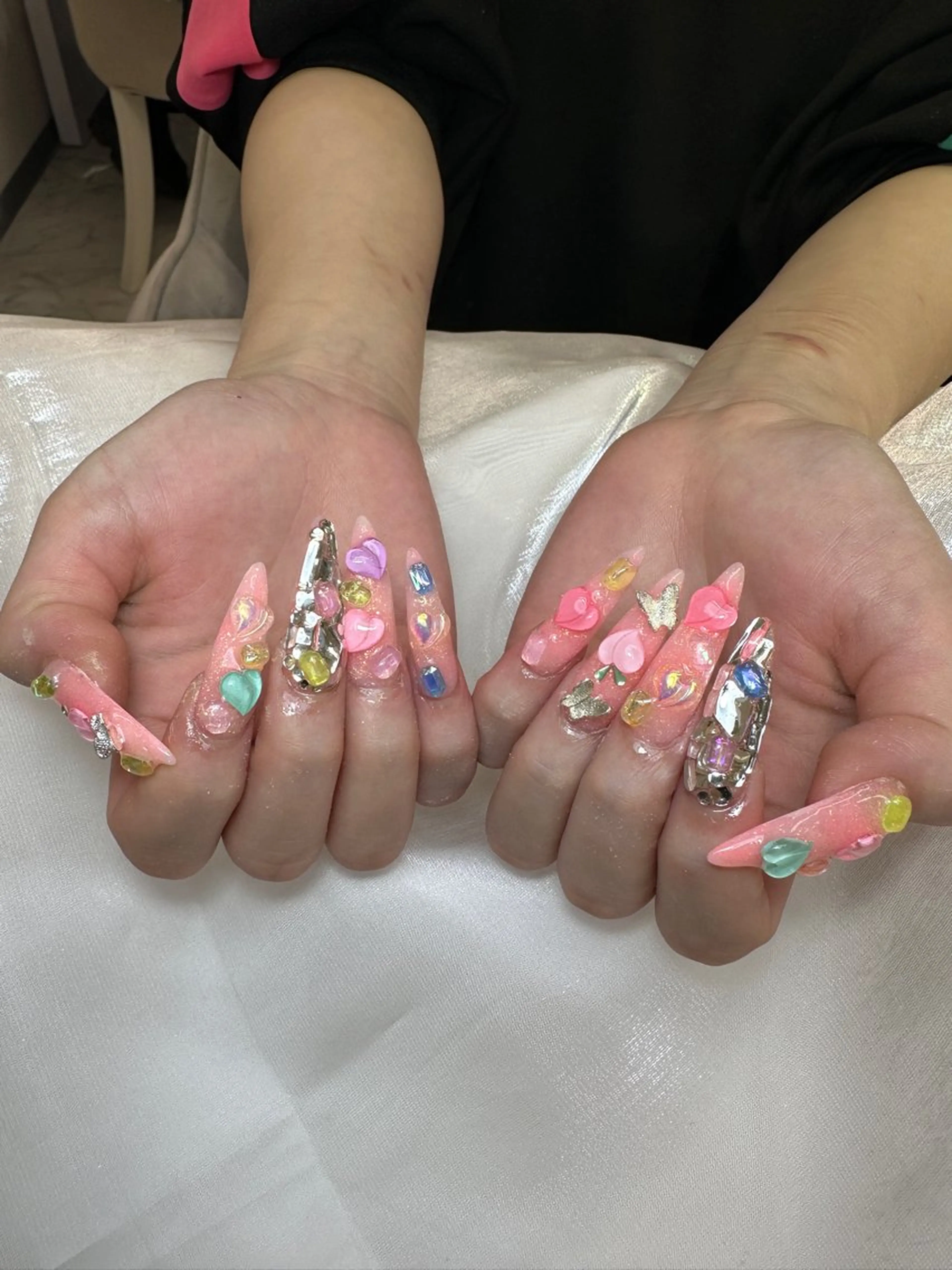 ネイル ガーリー ハート ピンク ぷっくりネイル ストーンネイル ハンドネイル Umi nail& eyelash ゆみのネイルデザイン