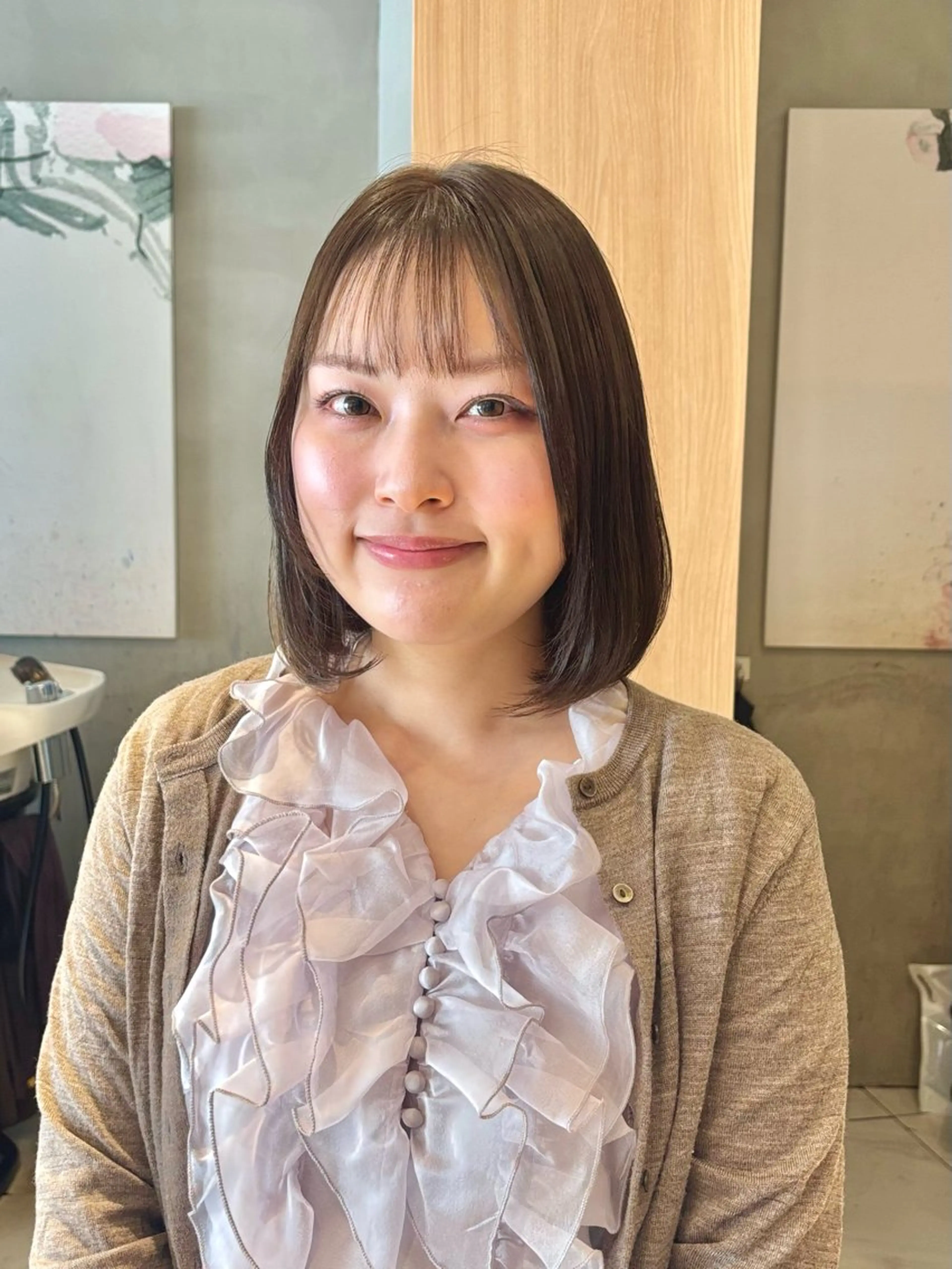 ショート カラー カット ヘアカラー トリートメント 荒木 依莉亜のヘアスタイル