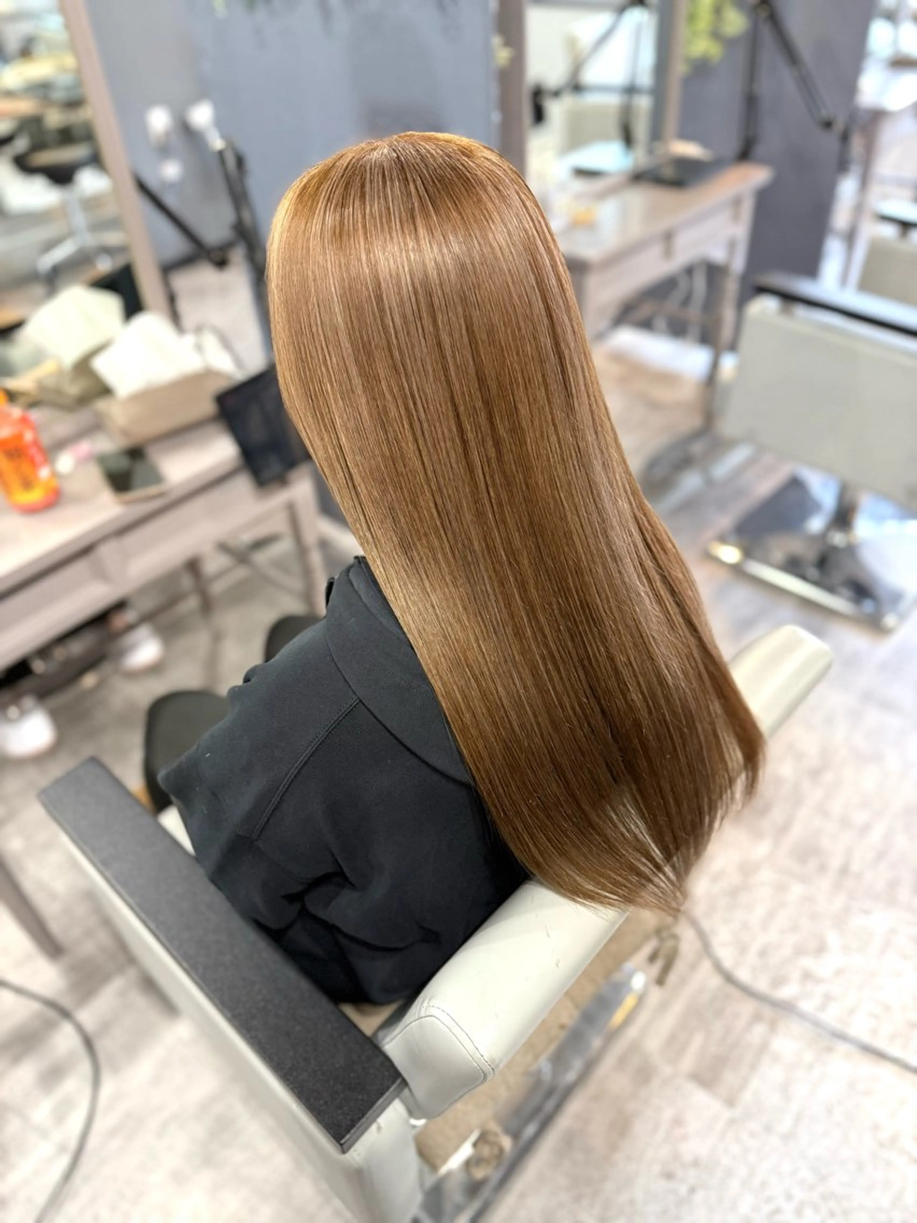 セミロング 川尻 詩織のヘアスタイル