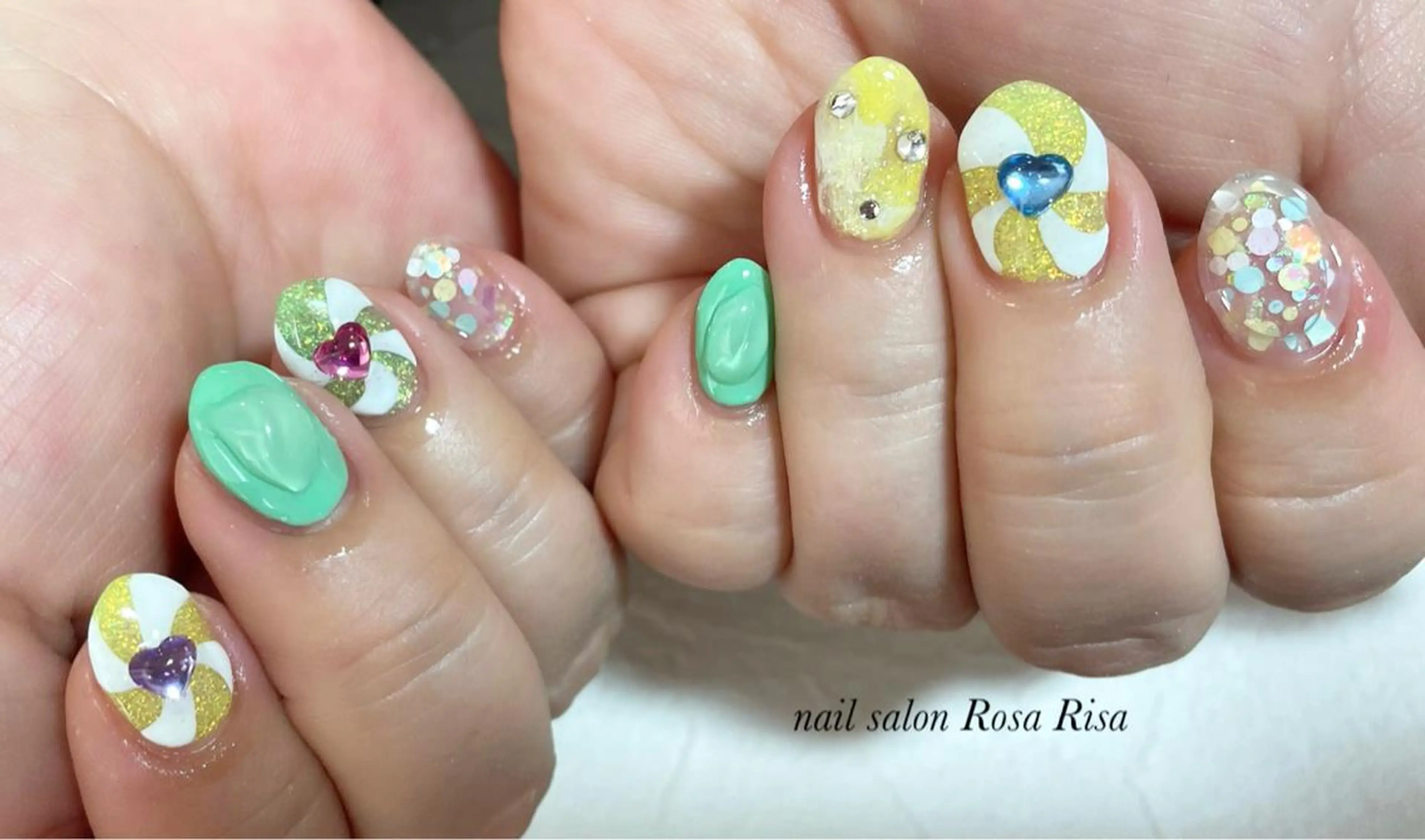 ミディアム ネイル ネイルスタジオ シェイクユアハンズのネイルデザイン