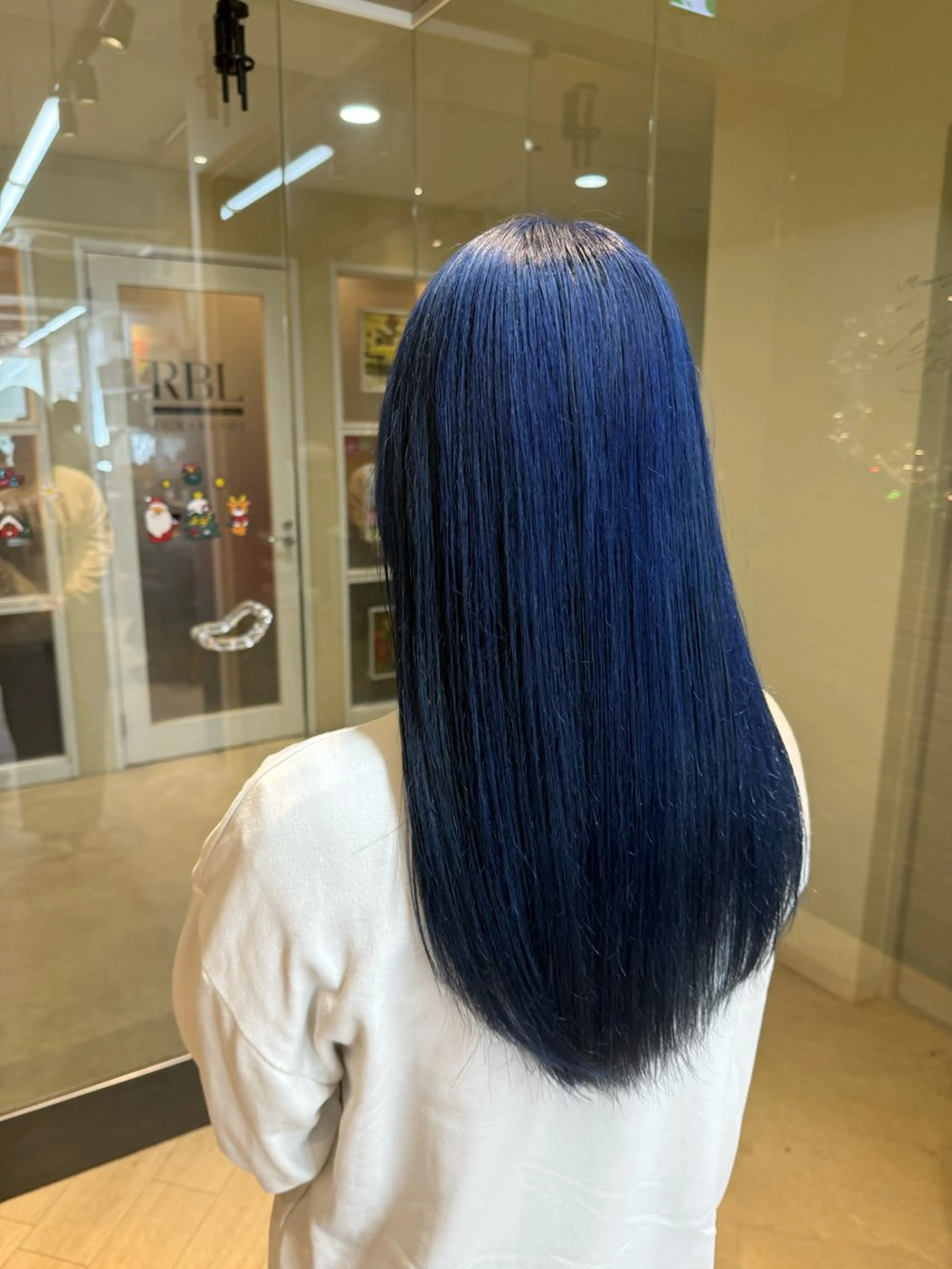 ロング カラー ブリーチ ブルーカラー ネイビーカラー カット ヘアカラー 吉川 慶斗のヘアスタイル