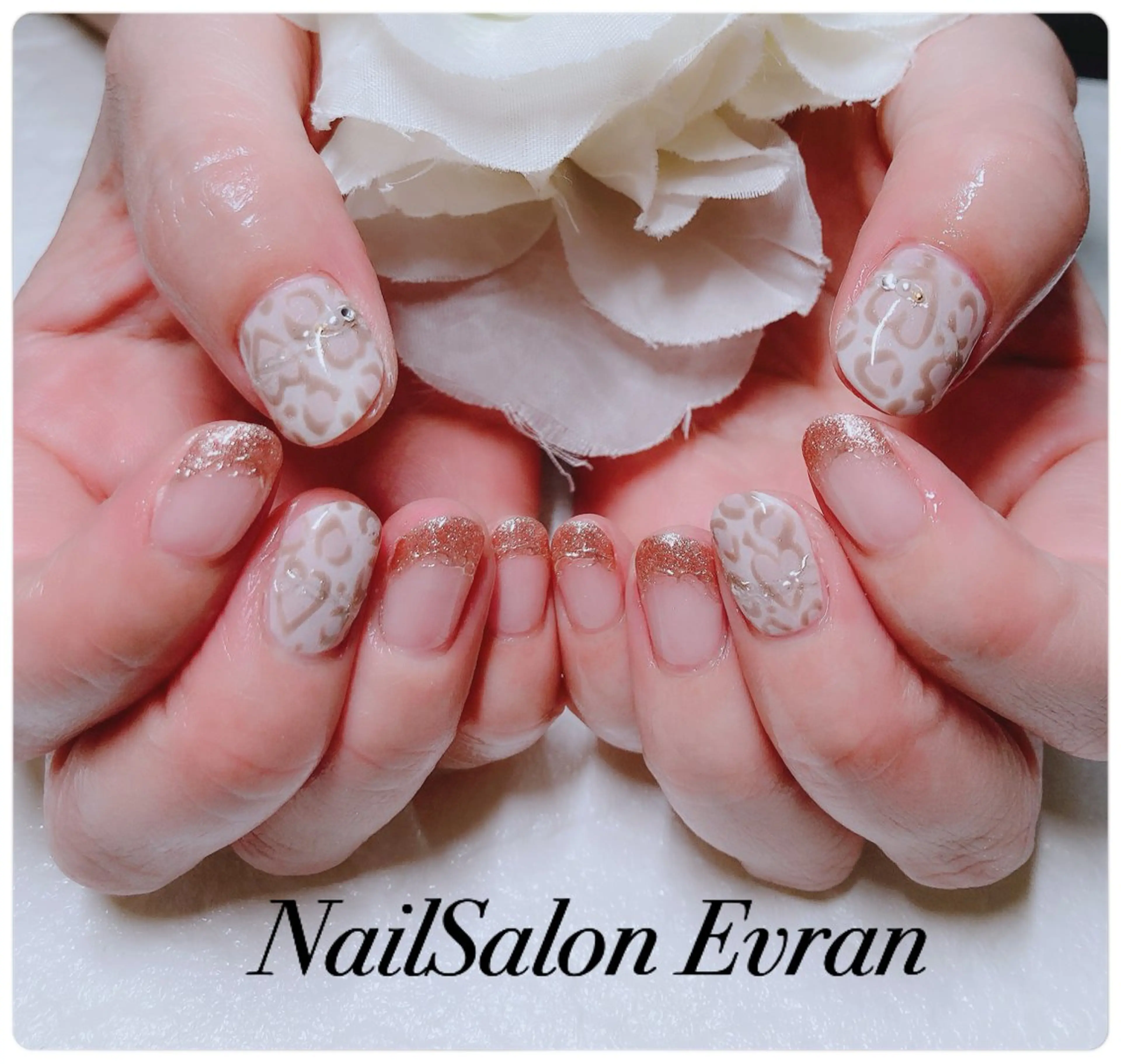 ネイル アートネイル フレンチネイル マグネットネイル 持ち込み ニュアンスネイル ハンドネイル Nail salon Evranのネイルデザイン
