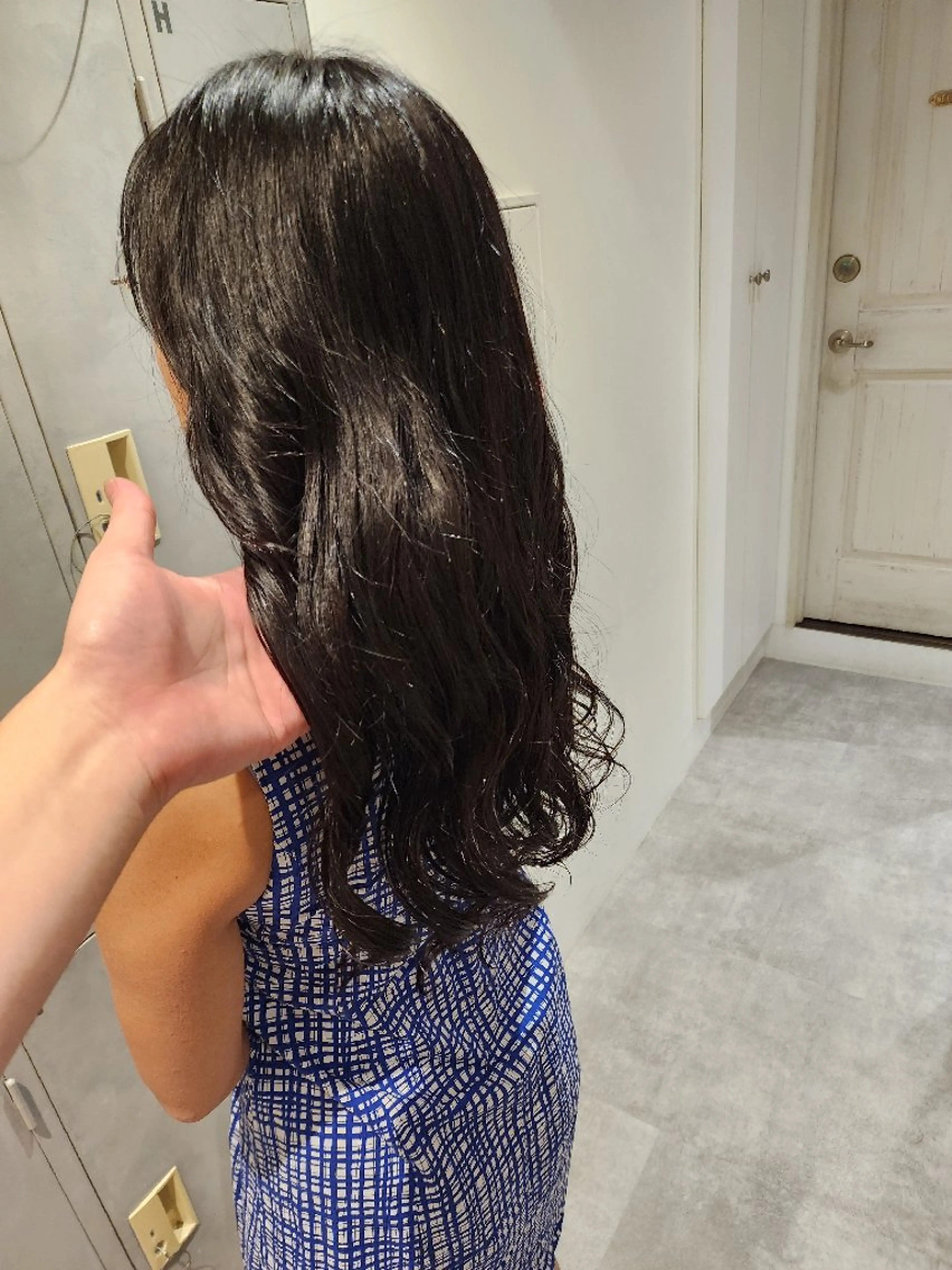 ロング パーマ 井川和哉 ハイトーン／透明感のヘアスタイル