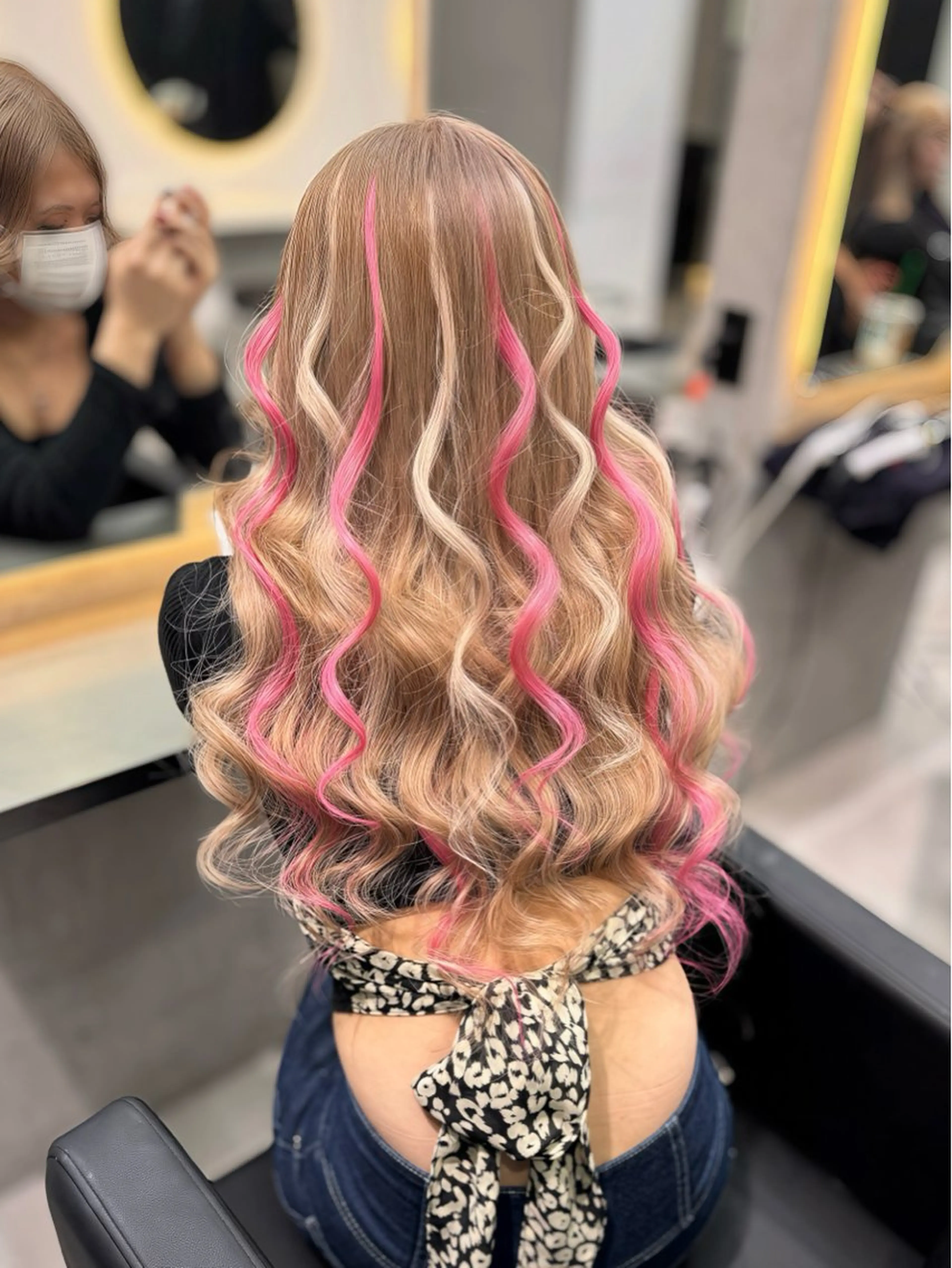 ロング カラー ハイライトカラー ピンクカラー ハイライト ヘアカラー エクステ ギャルの女神/ Shionのヘアスタイル