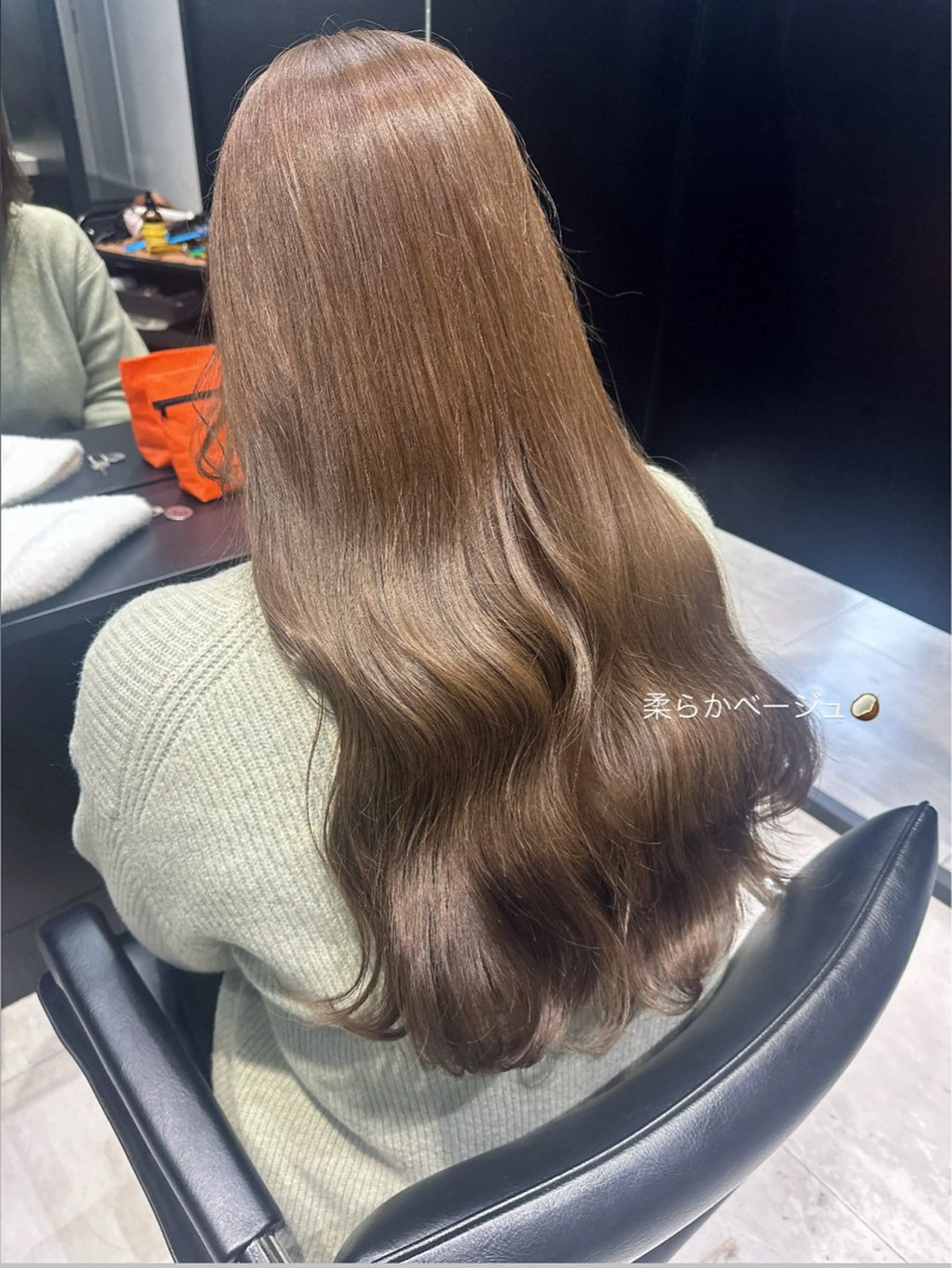 ロング カラー ブラウンカラー ケアカラー ピンクカラー ピンクブラウン ロング ヘアカラー 天野 瑠真のヘアスタイル