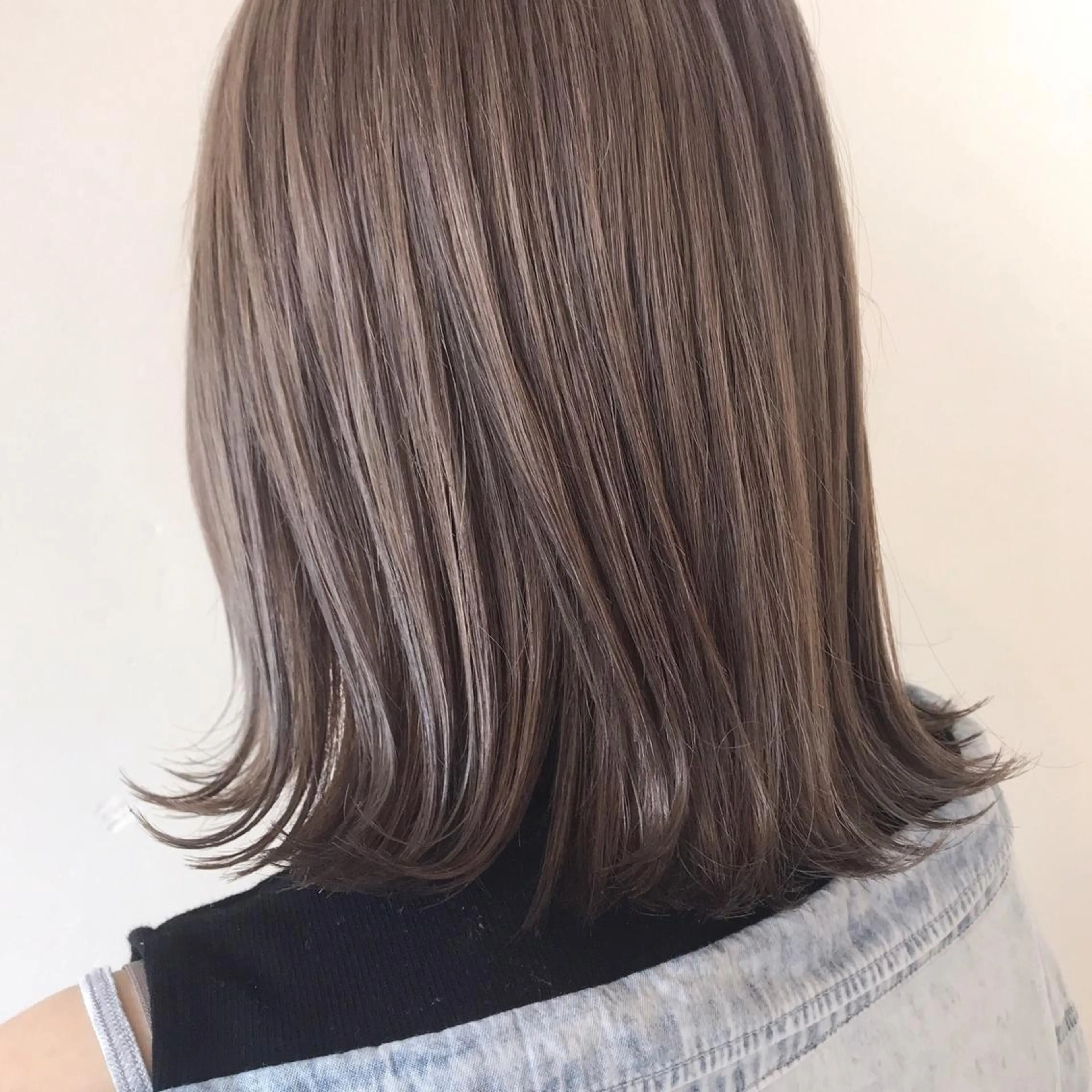 ミディアム カラー ヘアアレンジ ダブルカラー グレージュ ヘアカラー トリートメント 🎊LUZ🎊_公 式_🩵髪質改善🩵のヘアスタイル