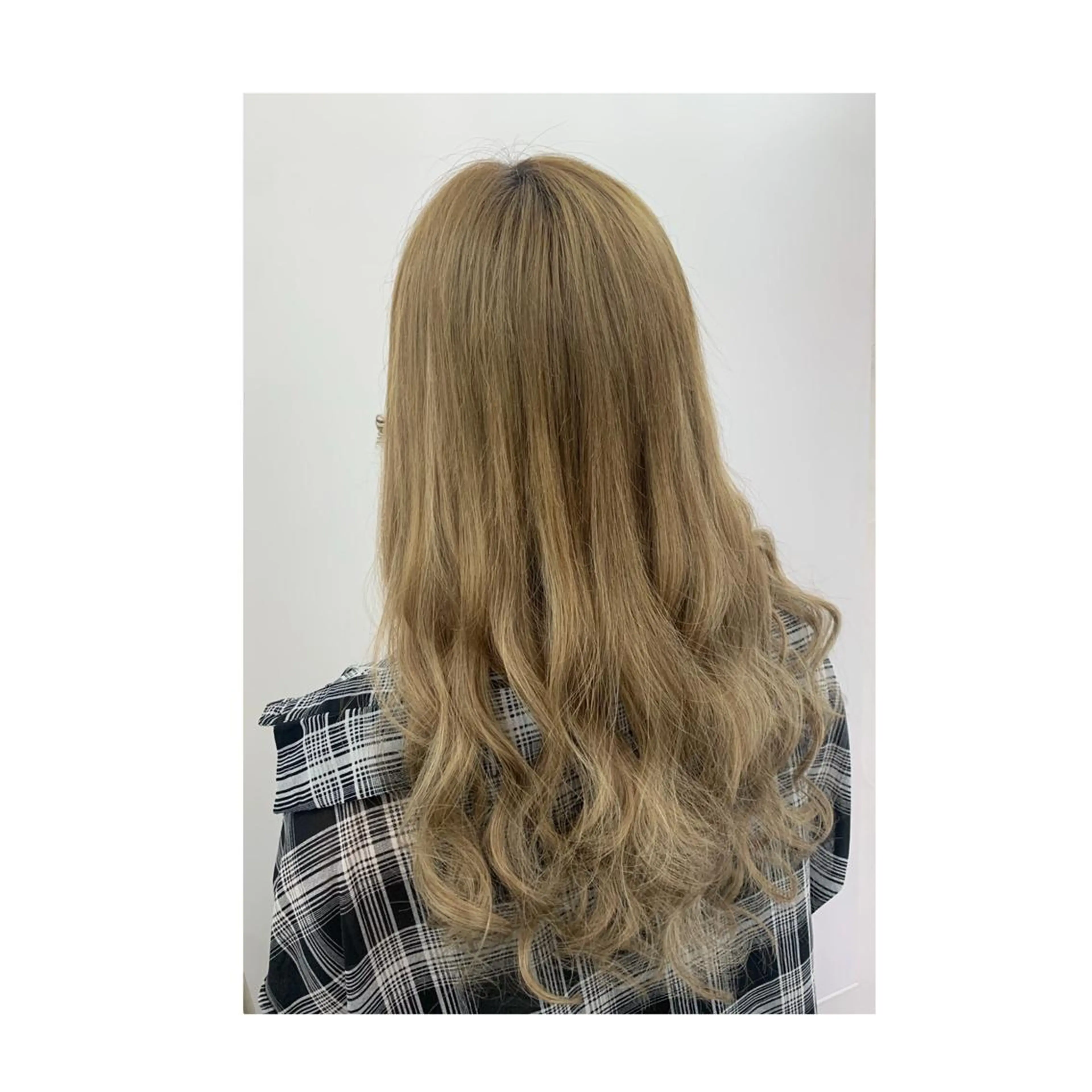 ロング 韓国ヘア×ハイトーン AYA💫のヘアスタイル