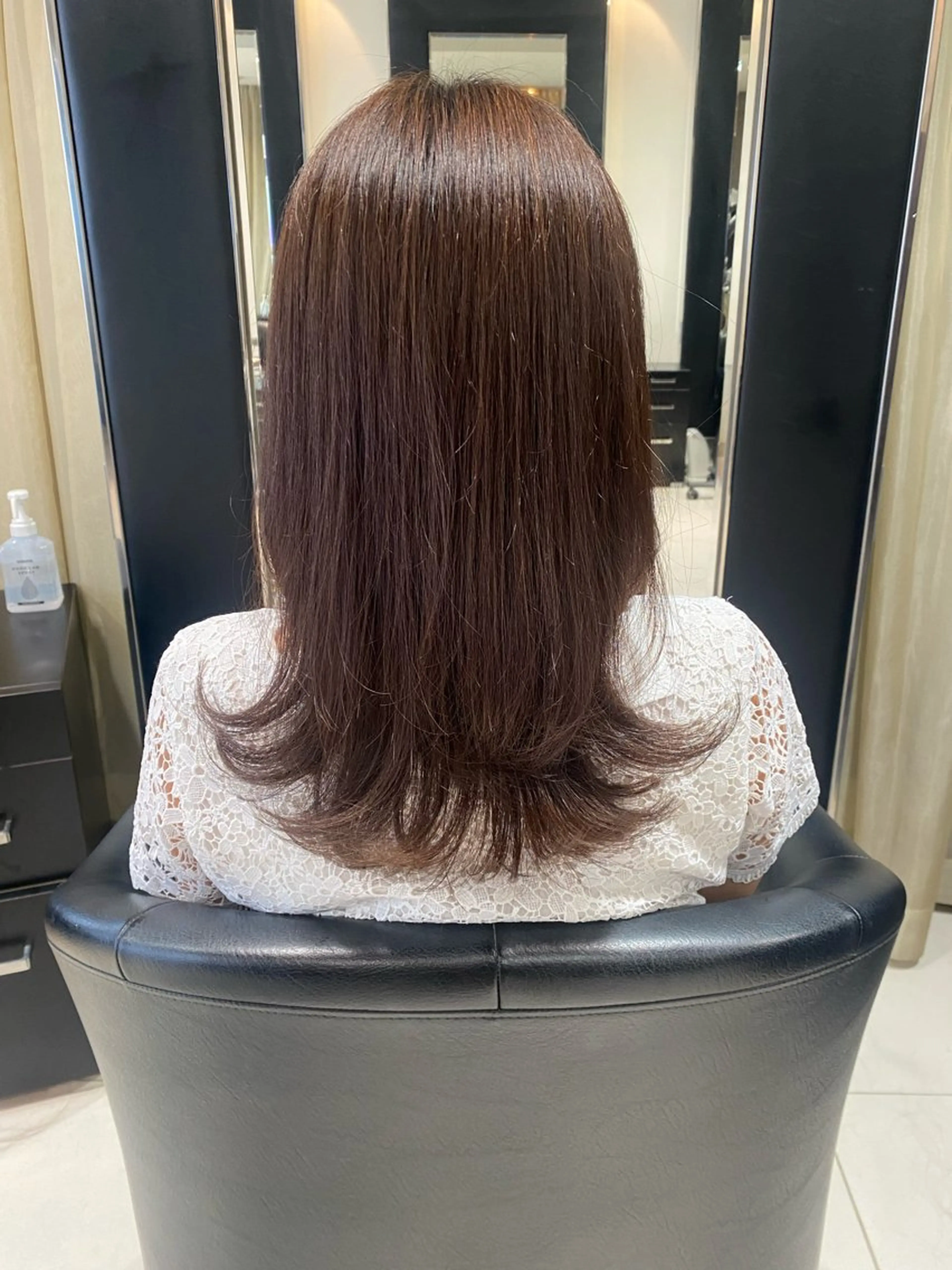 セミロング レイヤーカット 仲宗根 美鈴のヘアスタイル