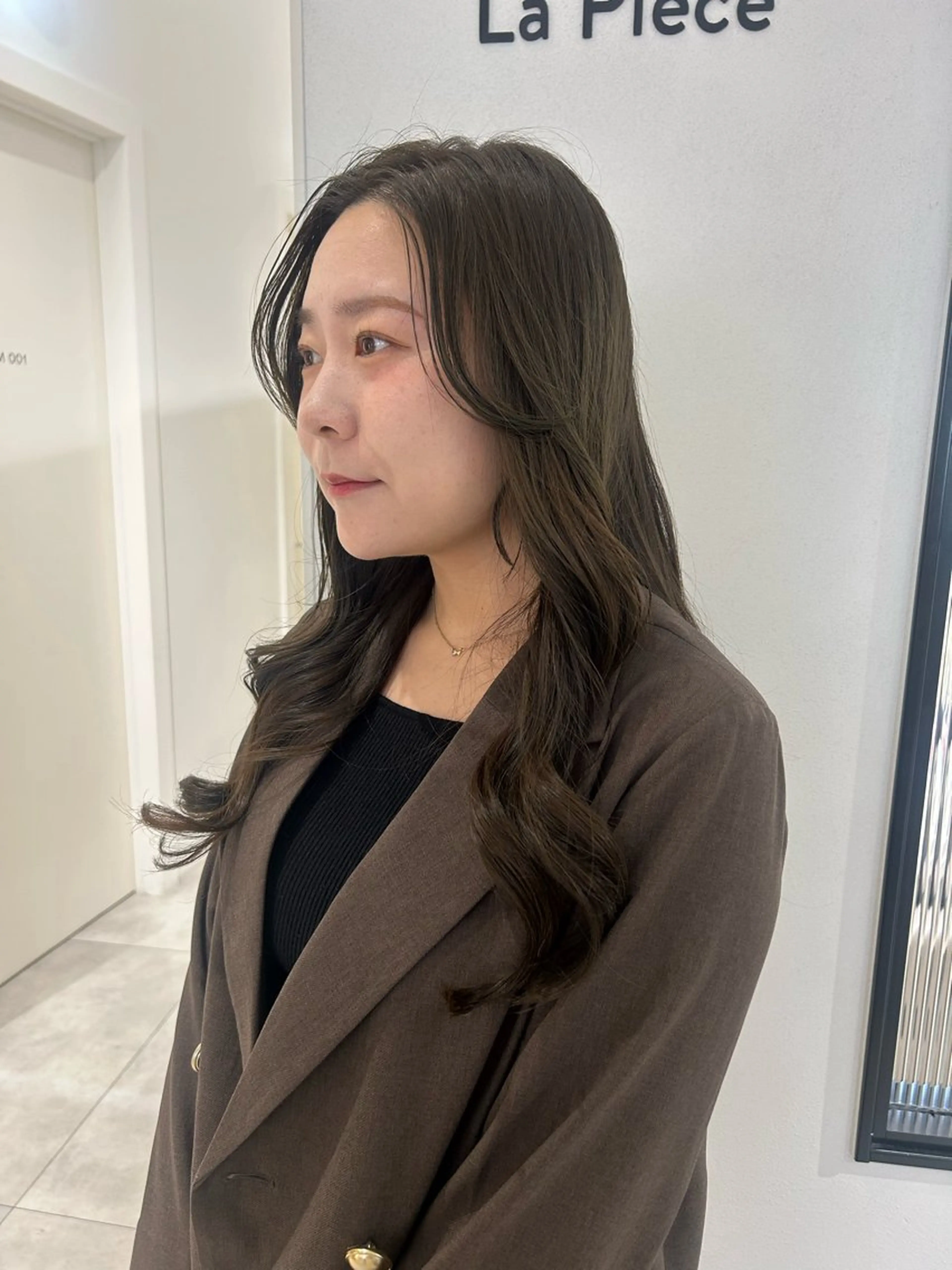 ロング カラー グレージュ オリーブグレージュ オリーブグレー オレンジ カット ヘアカラー オリーブベージュ/ ブリーチなし透明感のヘアスタイル