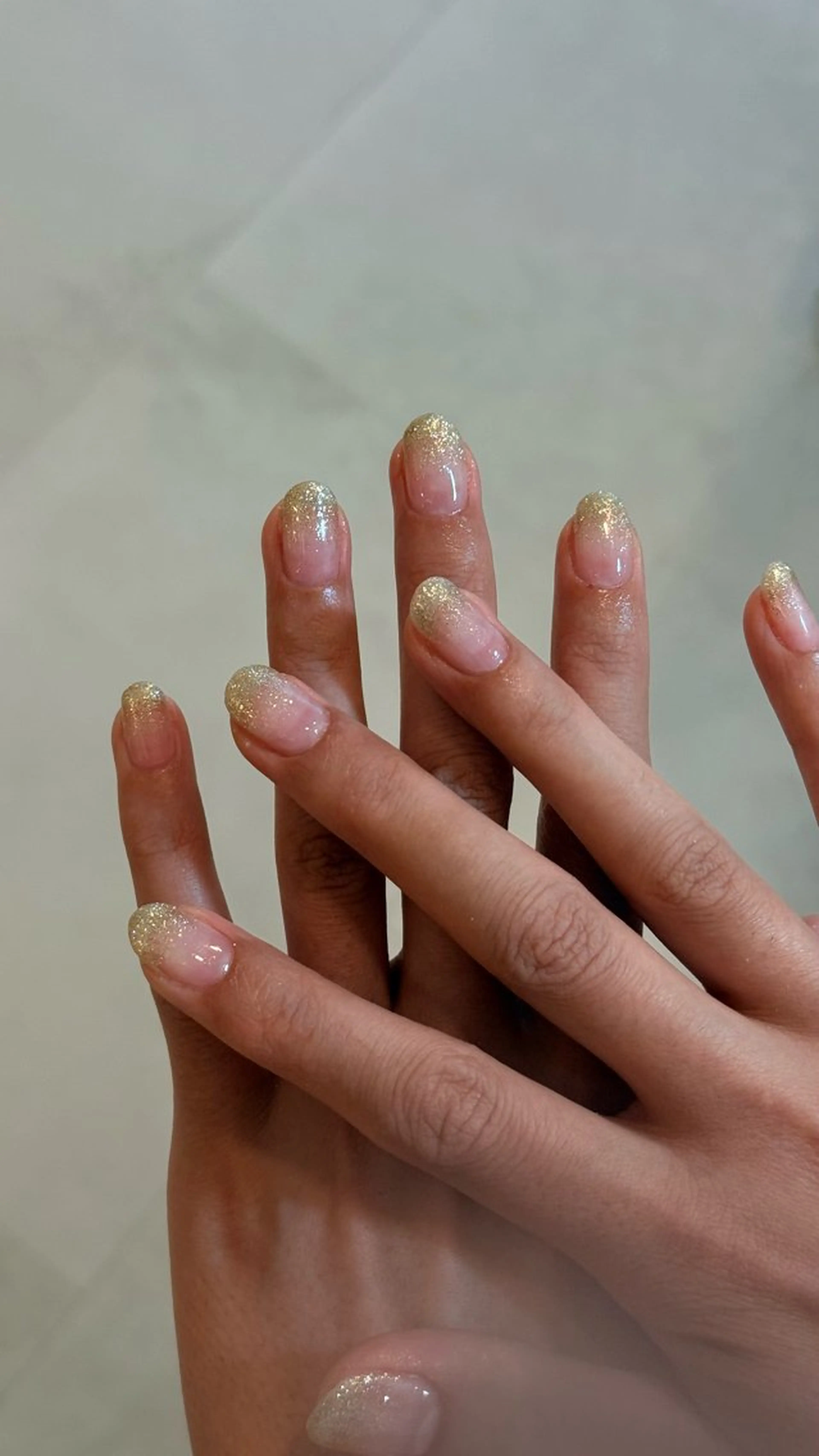 ネイル ゴールド グラデーション ラメ(グリッター) ラメグラデーション シンプルネイル ハンドネイル soan mayumiのネイルデザイン