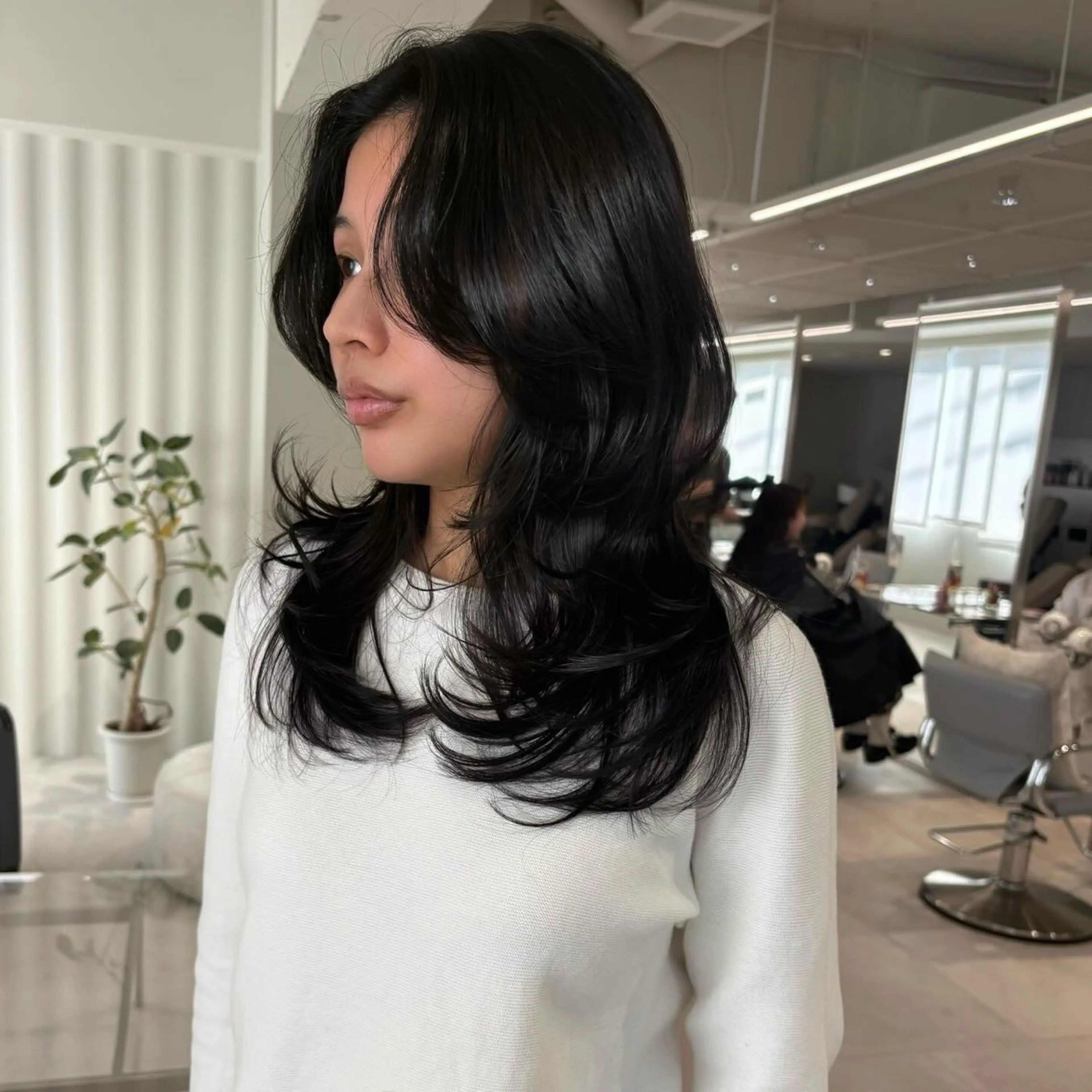 ミディアム カラー カット 海外レイヤー /NAGISAのヘアスタイル