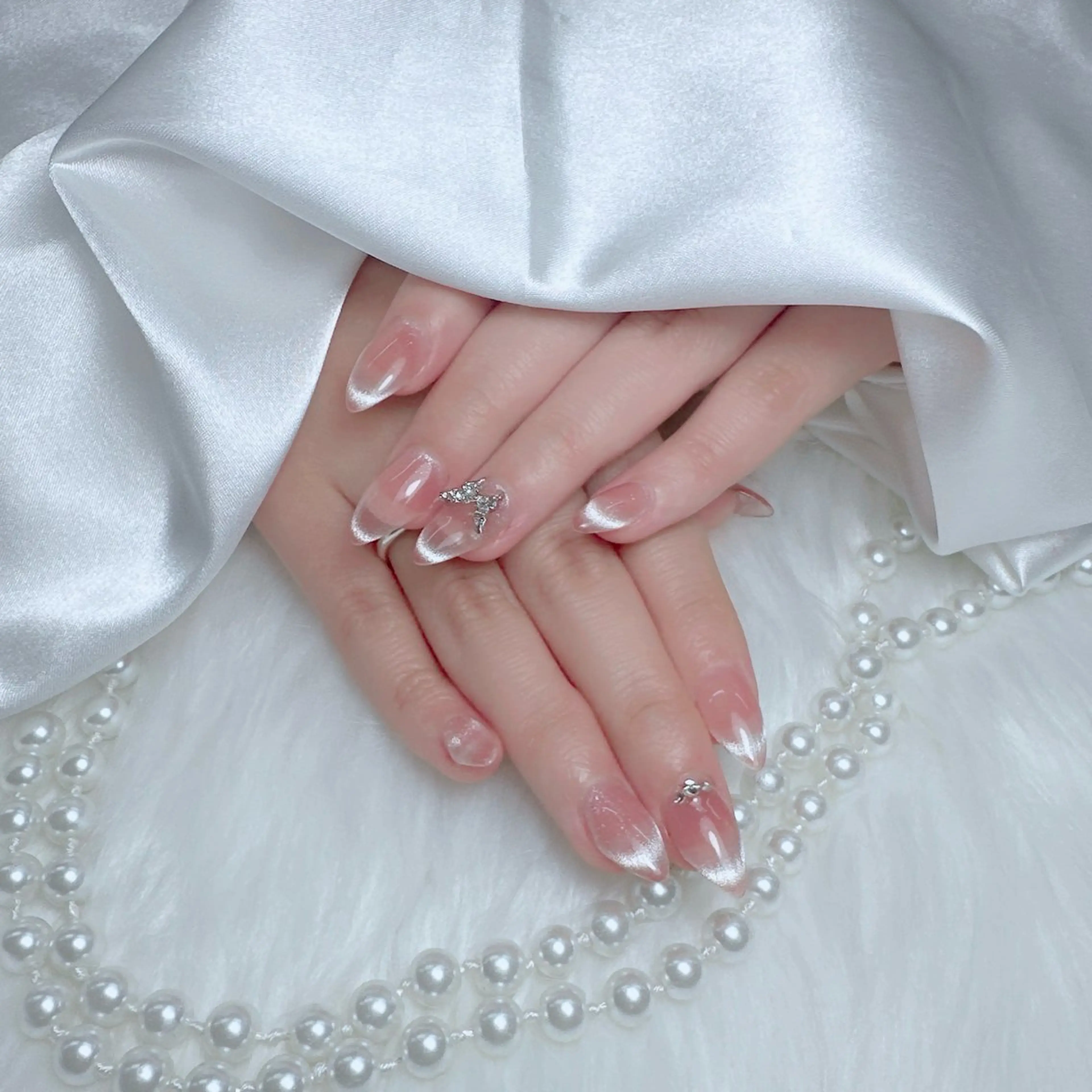 ネイル アートネイル ジェルネイル グラデーション キラキラネイル ラメ(グリッター) ハンドネイル Viola. 優花のネイルデザイン