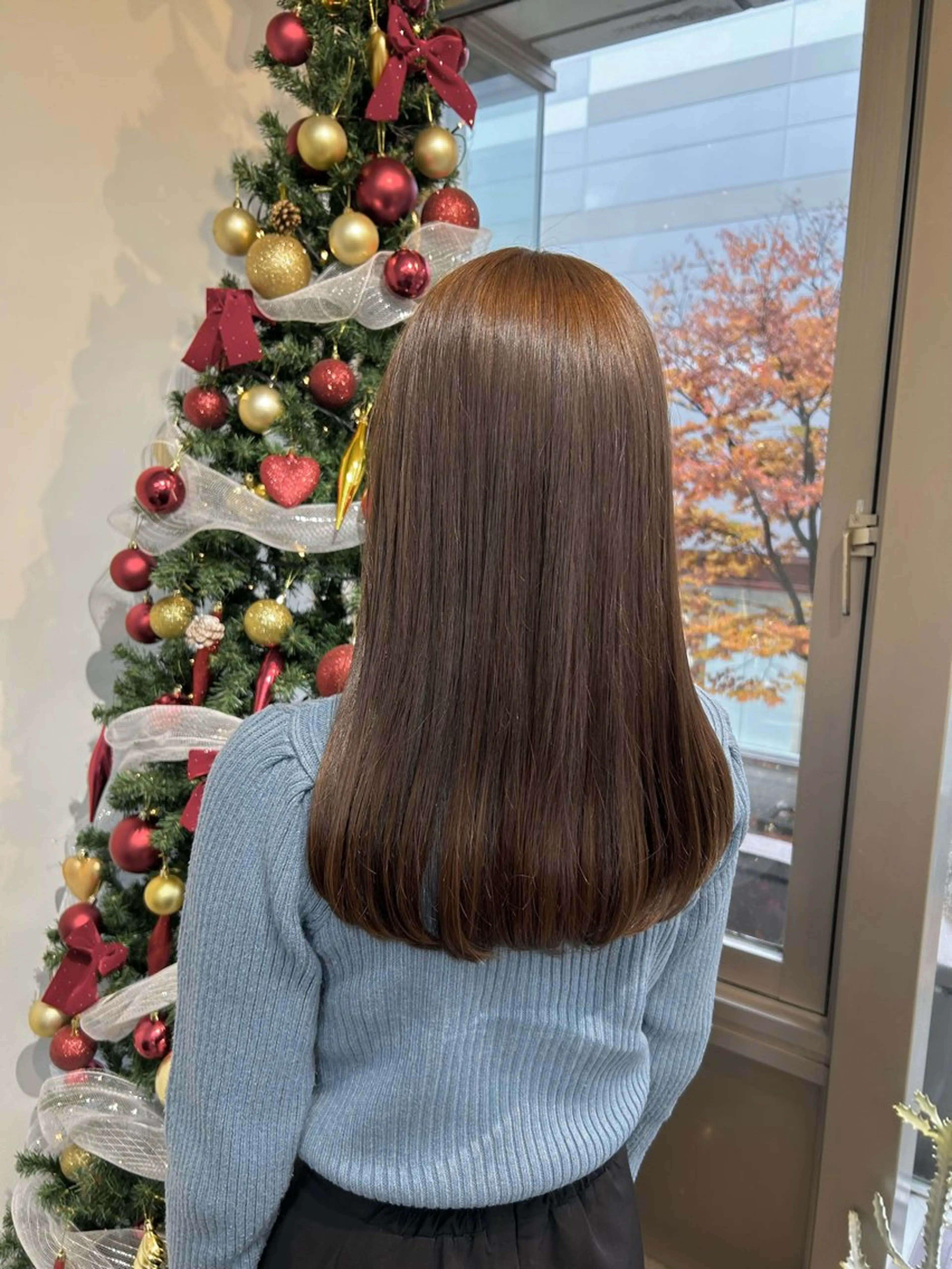 セミロング カラー ベージュカラー ブリーチ ダブルカラー ブリーチなしカラー ベージュ/ダブルカラ ー/新潟駅/青柳萌果のヘアスタイル