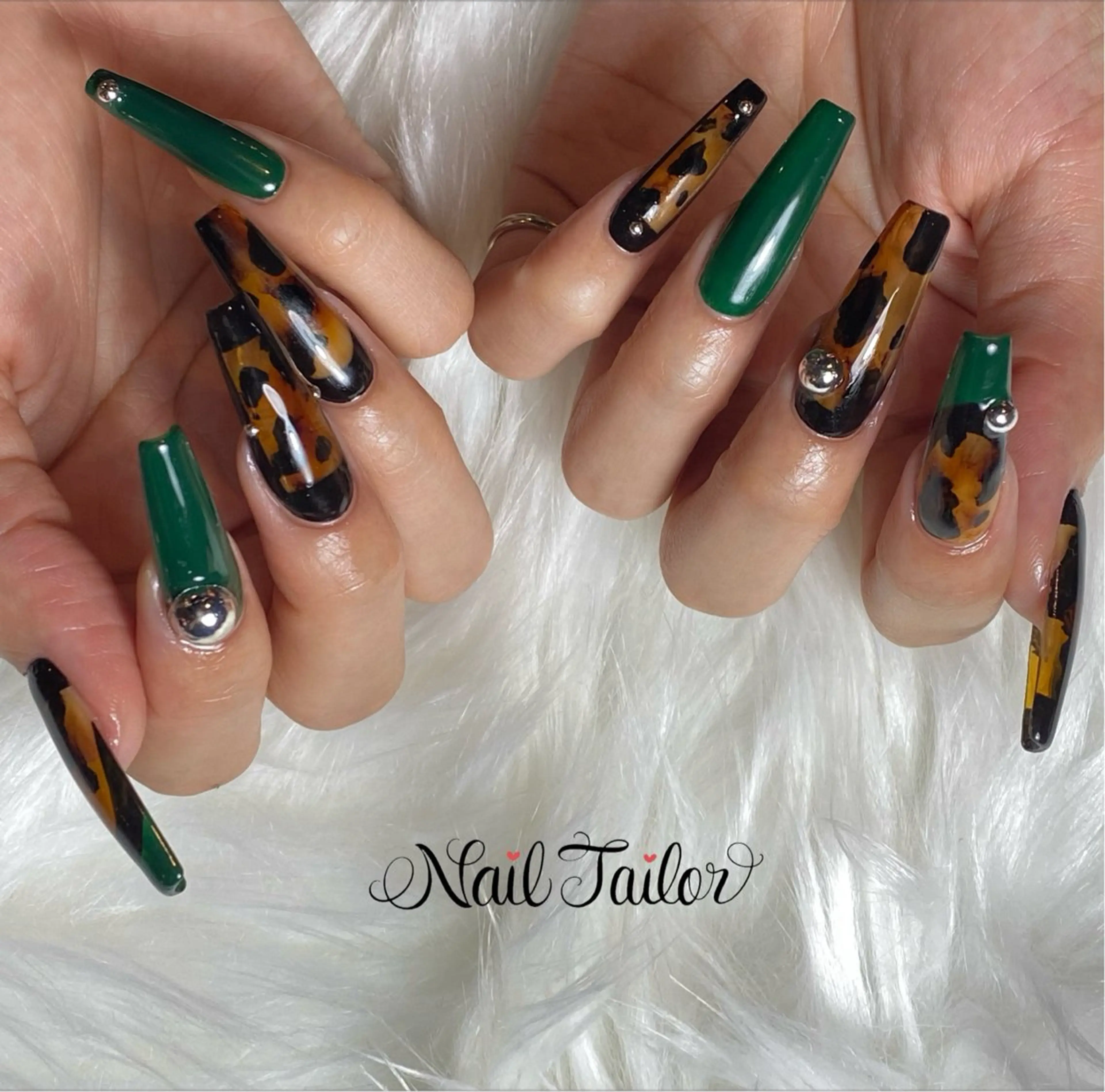 ネイル べっ甲ネイル 長さ出し ジェルネイル グラデーション グリーン ハンドネイル NailTailor ネイルテイラーのネイルデザイン