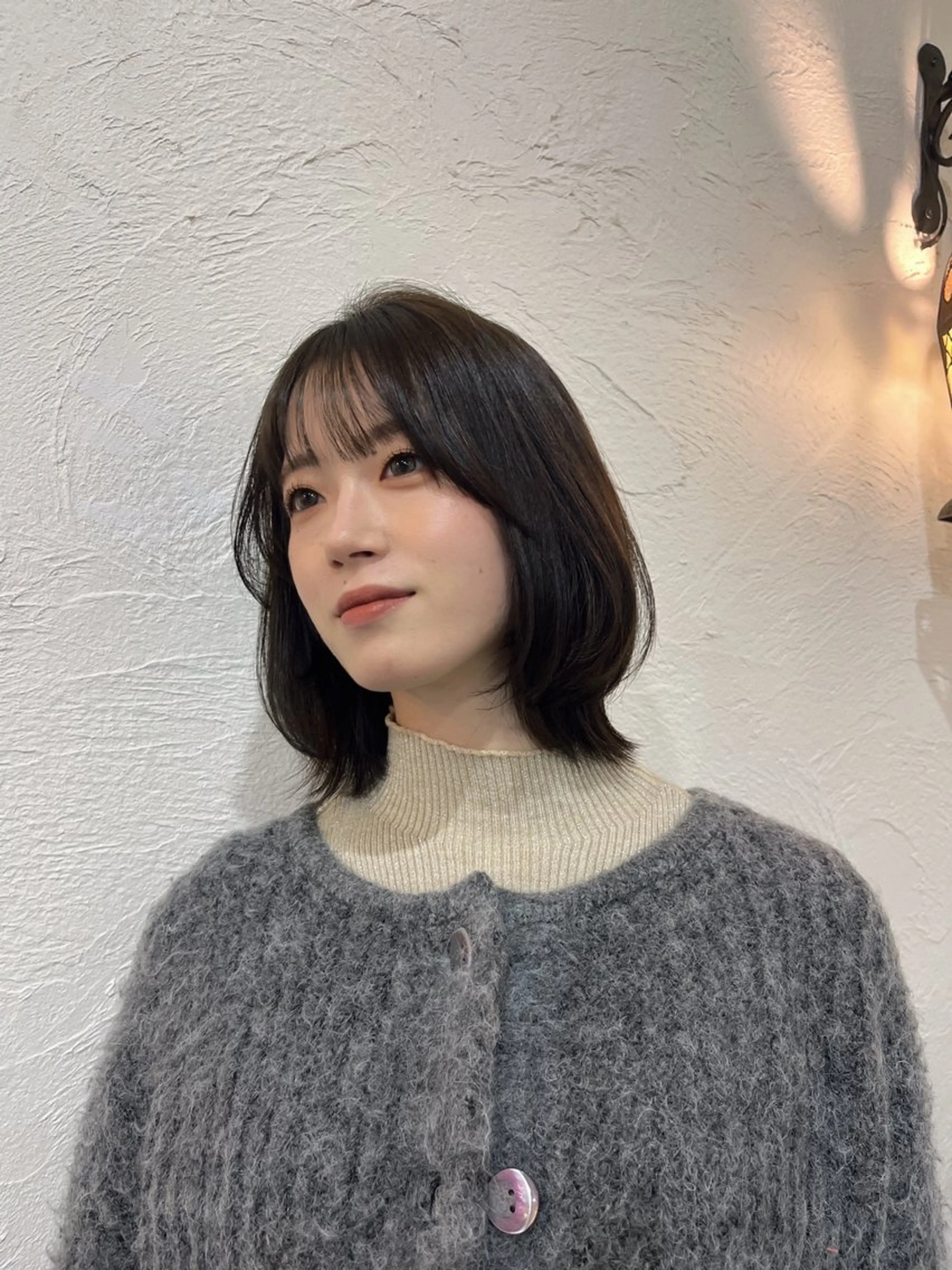 ミディアム くびれヘア カット 𝑪𝒐𝒍𝒐𝒓 *𝒆  ［コロレ］のヘアスタイル