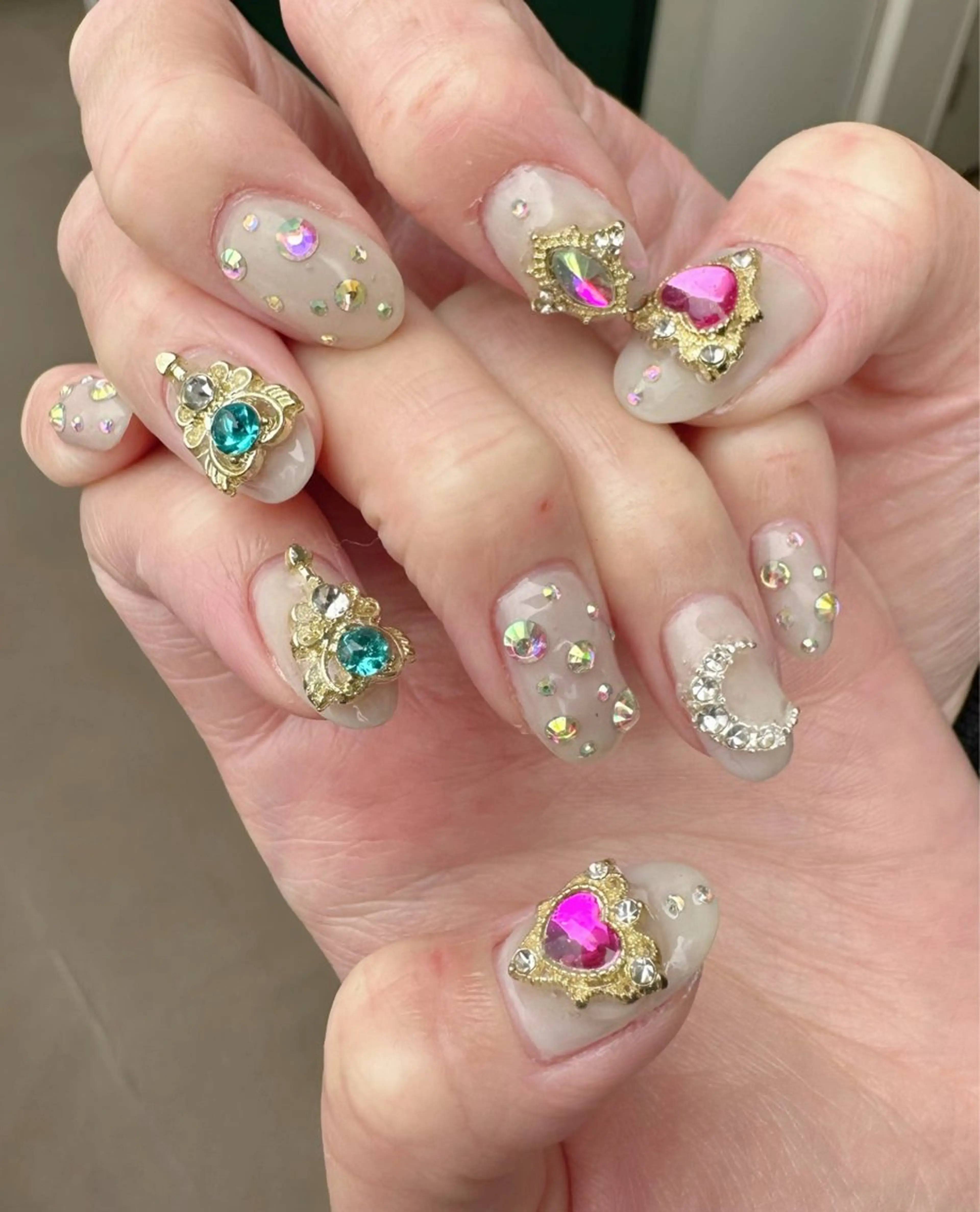 ネイル 新山 聖のネイルデザイン