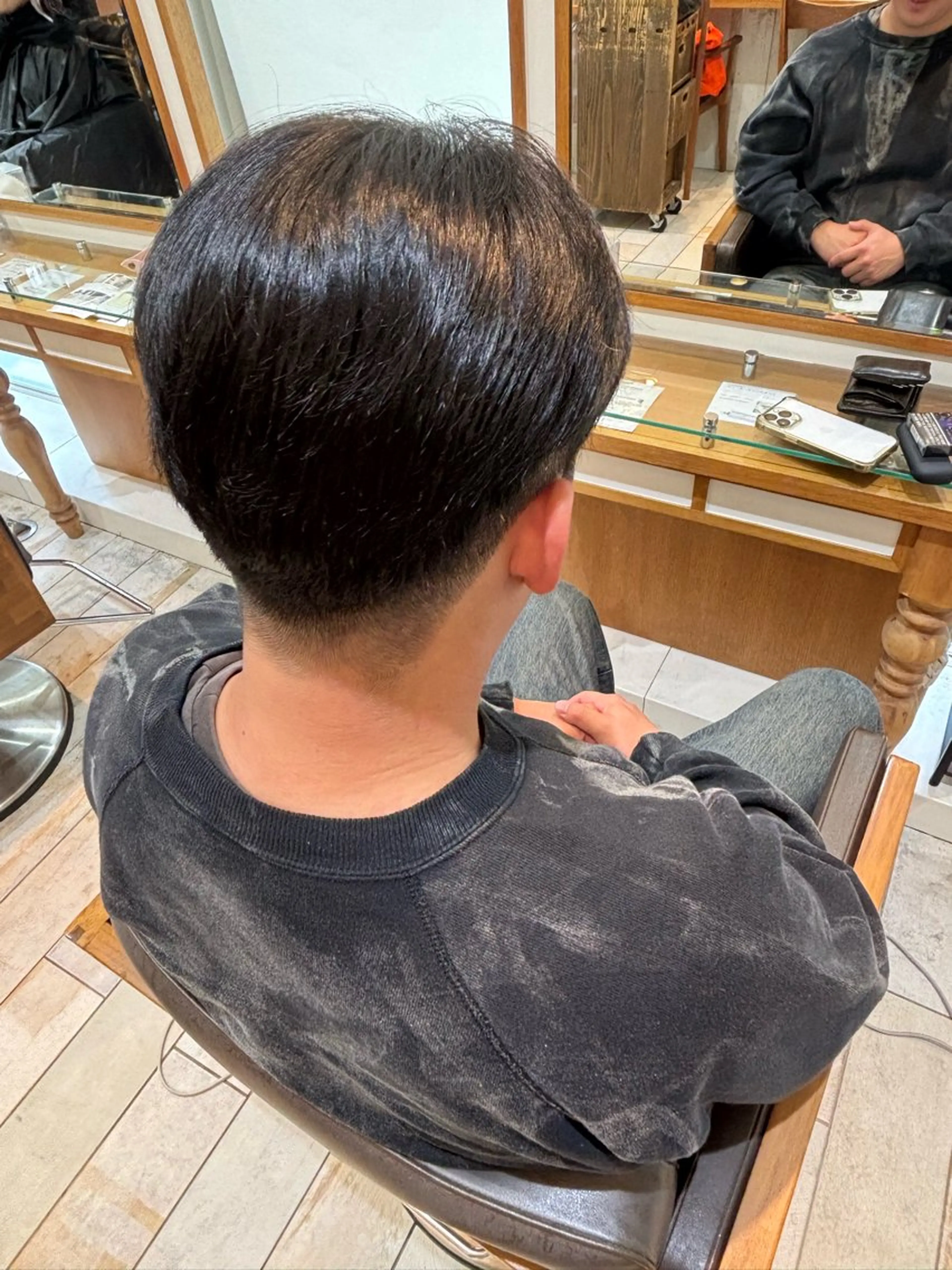 カラー メンズ 中村 桃華のヘアスタイル