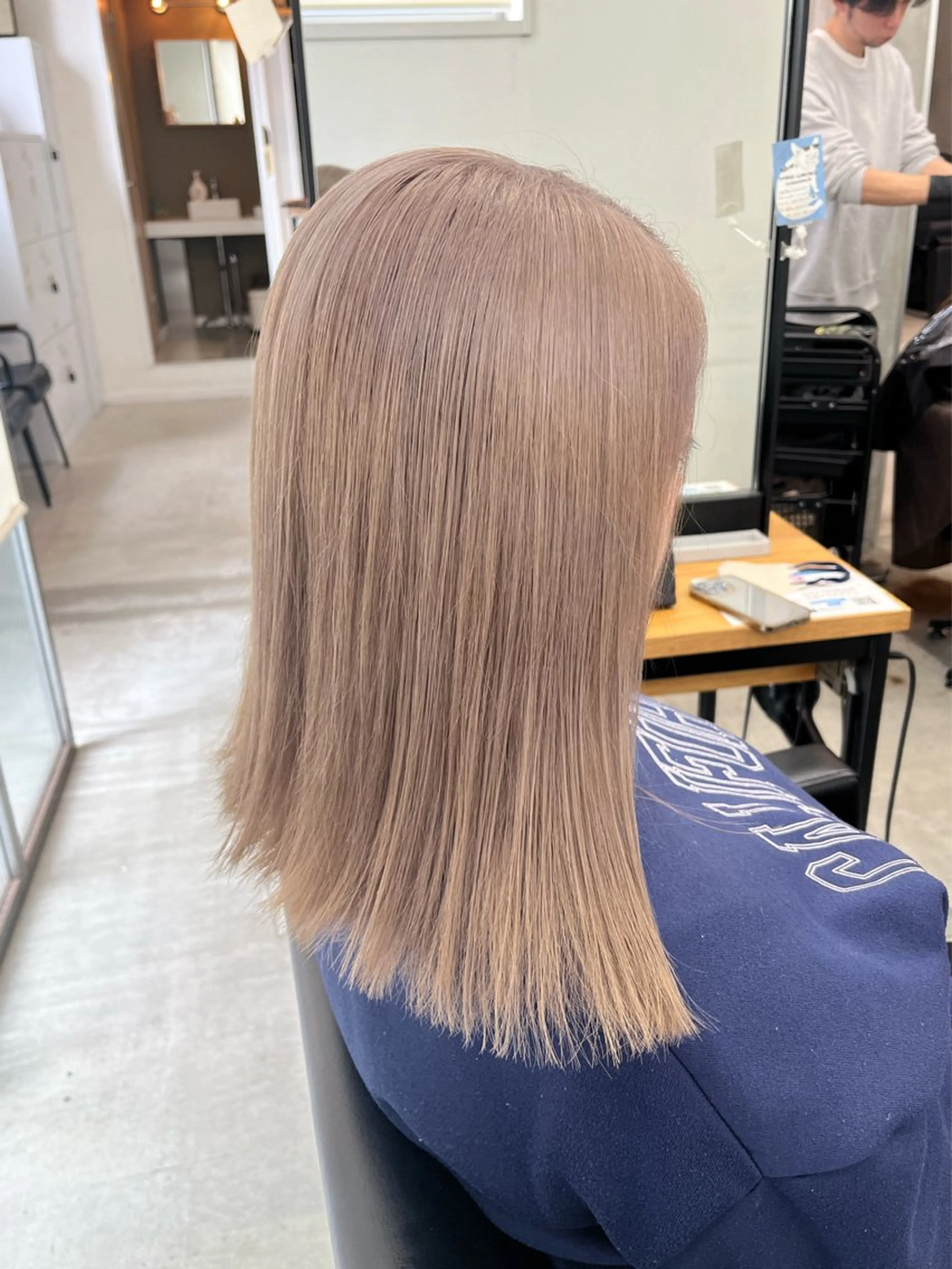 セミロング カラー ブリーチ カット ヘアカラー トリートメント 🫧透明感カラー🫧 OIKAWAのヘアスタイル