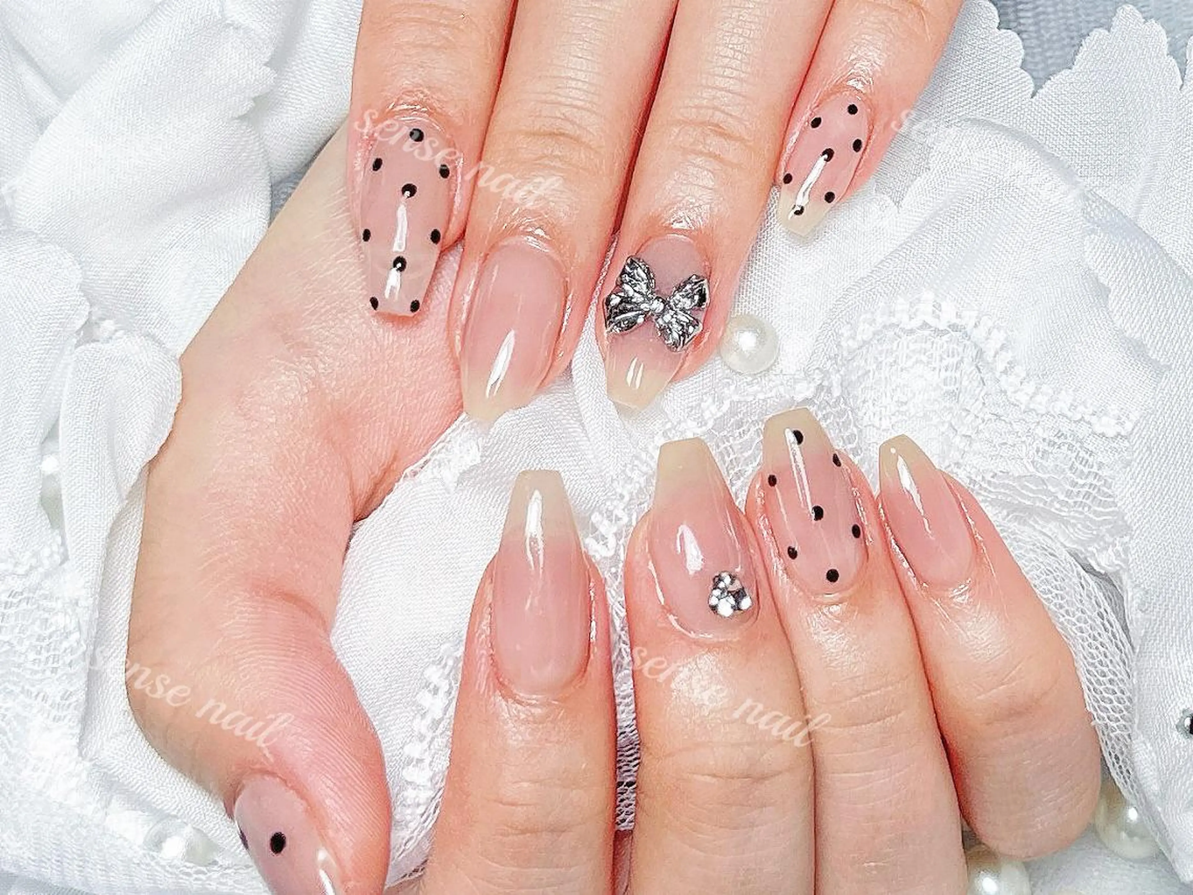 ネイル ハンドネイル ハンドケア Queening 🦋のネイルデザイン