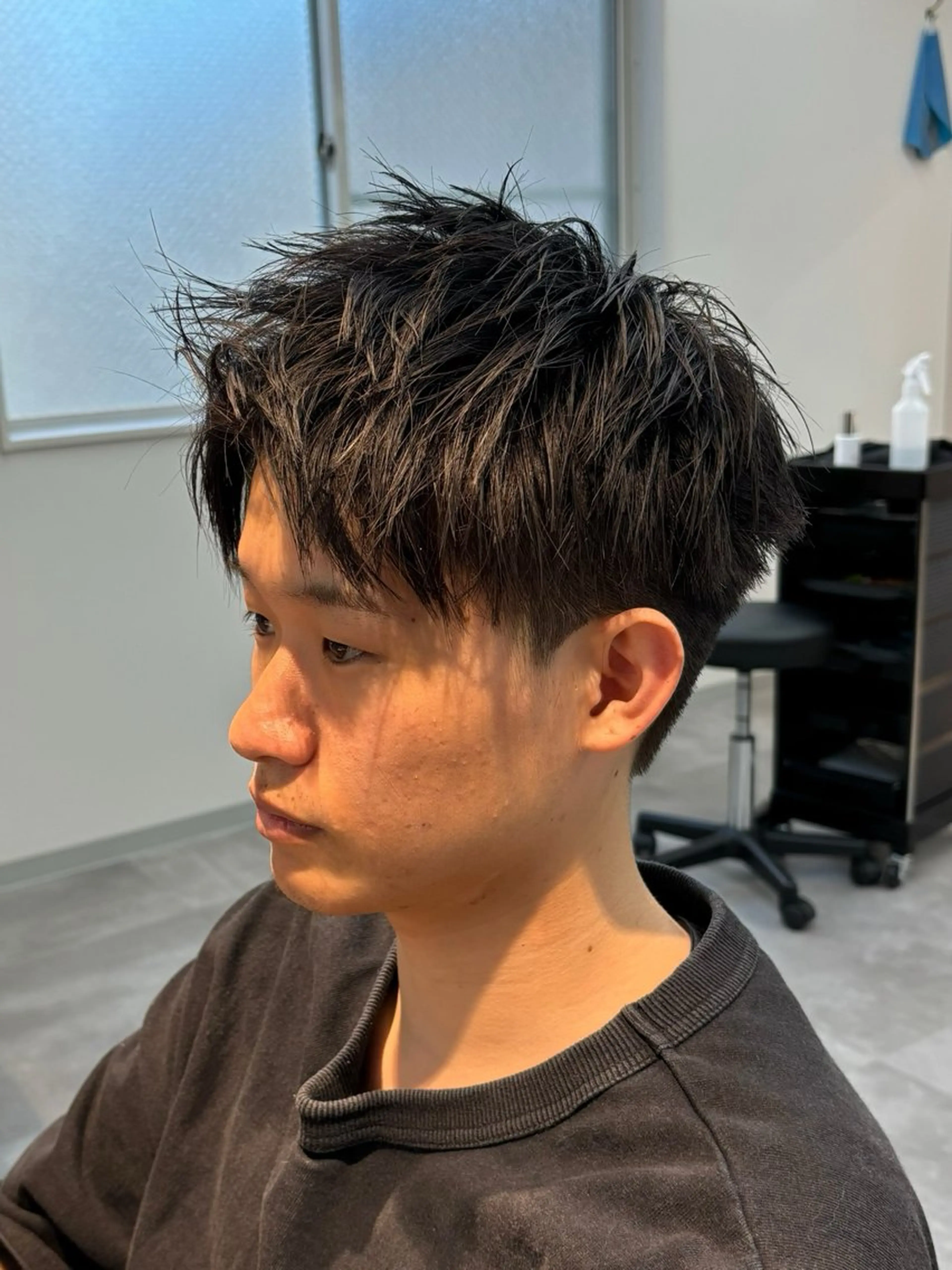 メンズ アップバング ツーブロック 保立/フェザーパーマ /メンズカット千葉のヘアスタイル