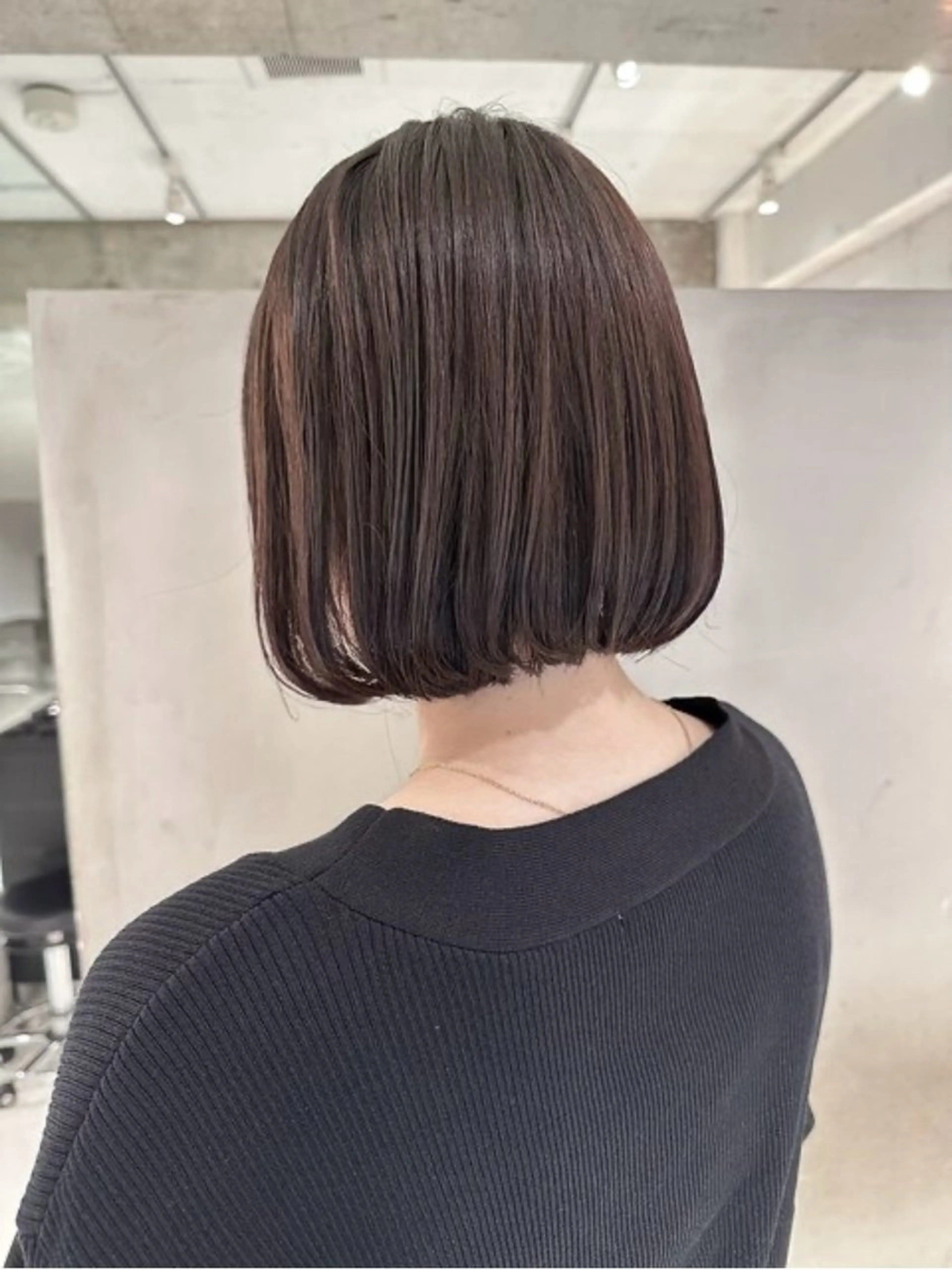セミロング ボブ 短めショートカット カットモデルのヘアスタイル