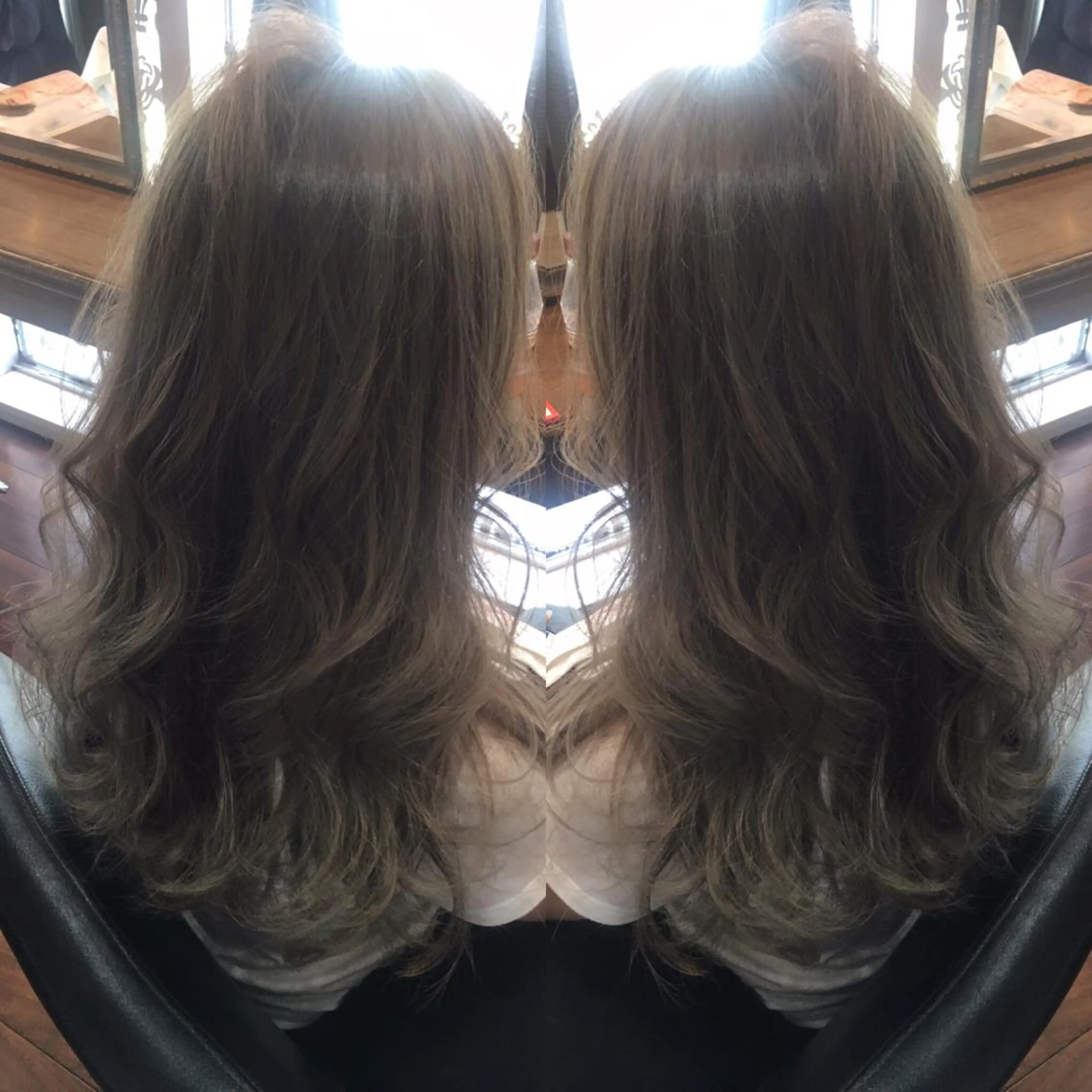 ロング カラー 吉本 yoshimotoのヘアスタイル