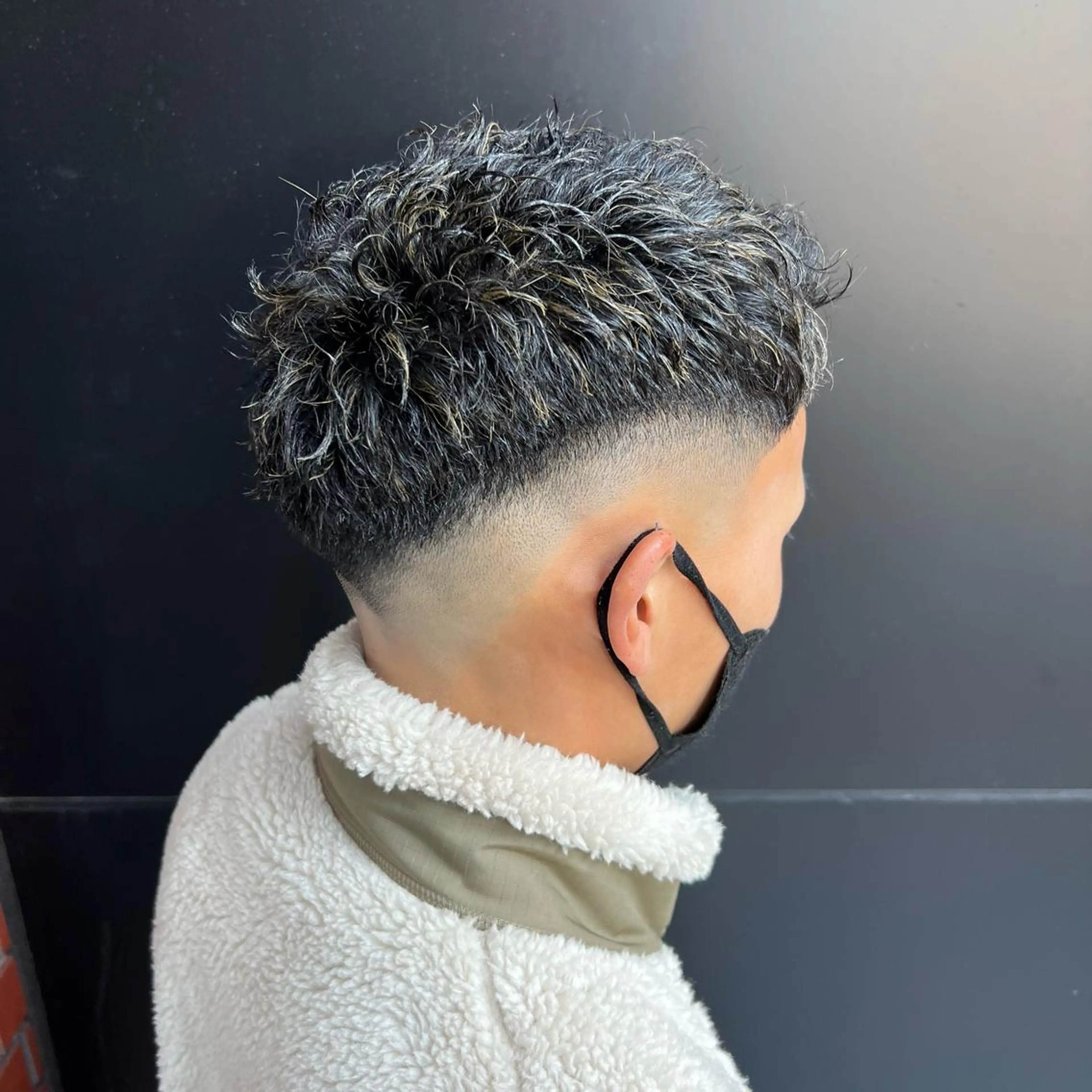 ショート カラー パーマ 豊崎 佑輔のヘアスタイル