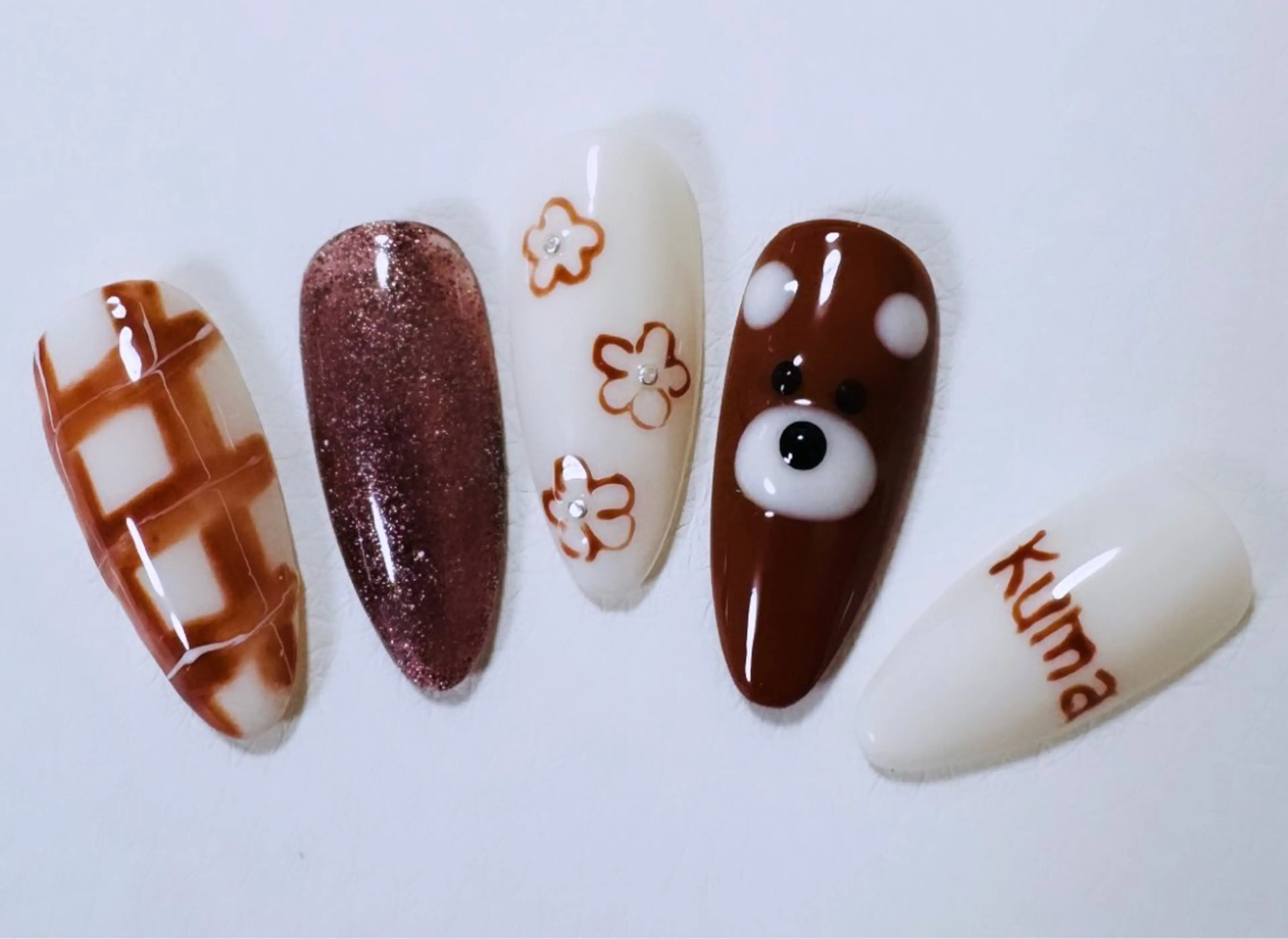 ネイル Moons nail 💅✨のネイルデザイン