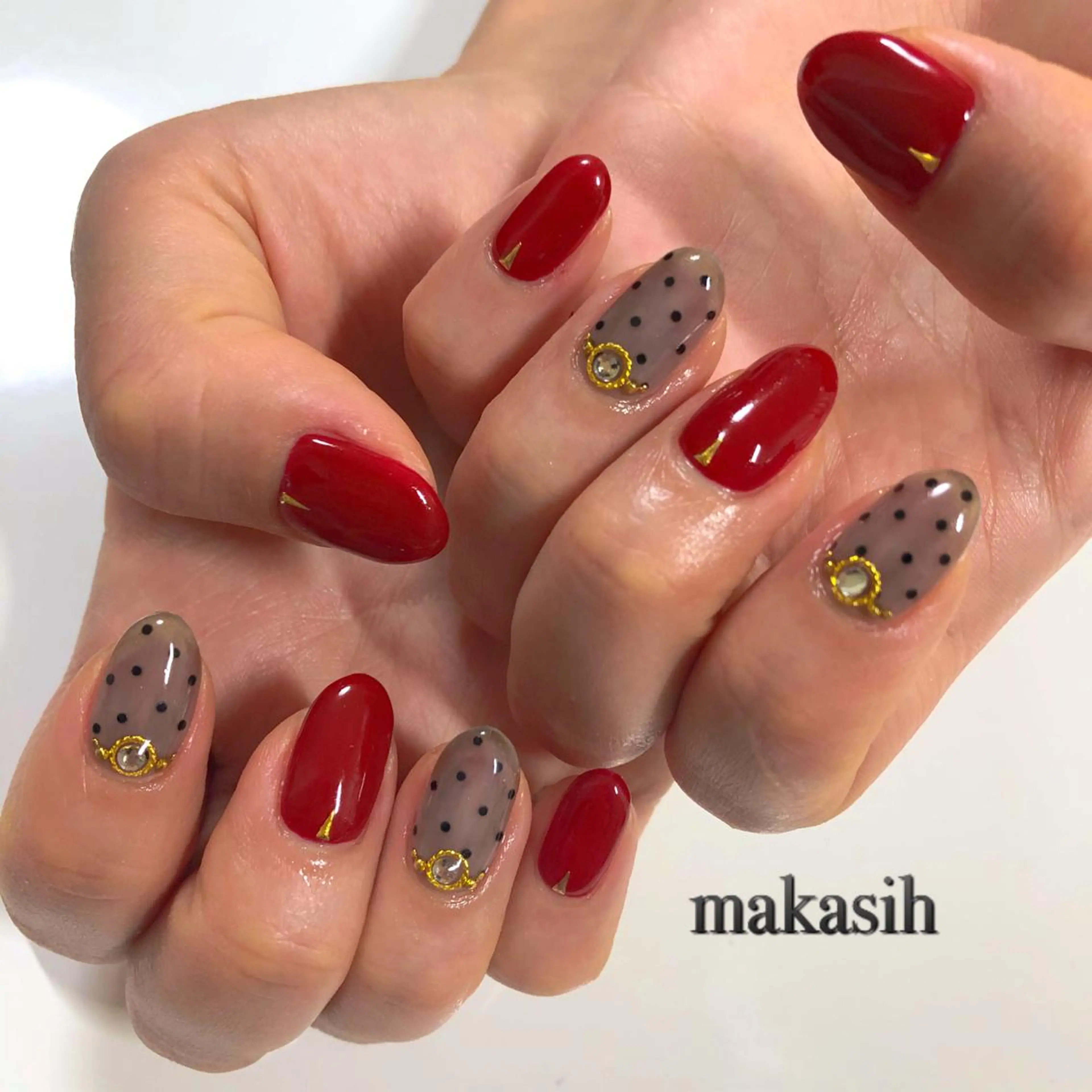 ネイル ドット 赤色 濱田 美菜子のエステ・リラクイメージ