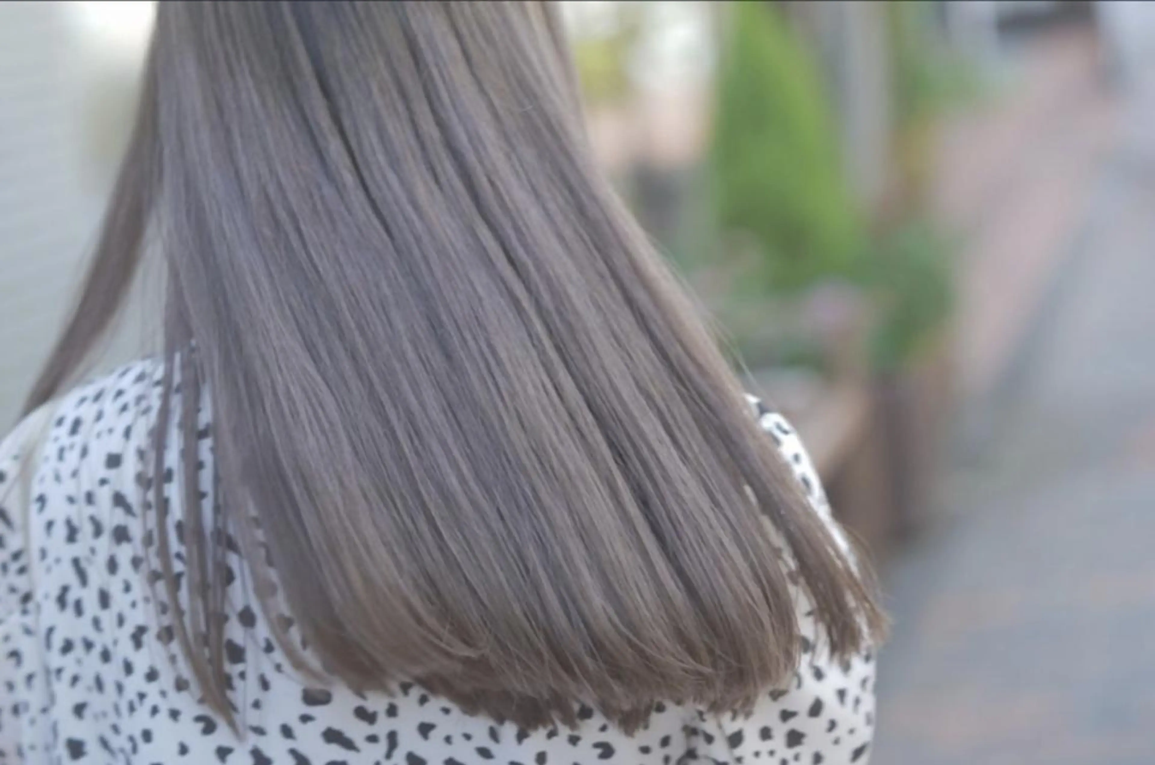 ロング カラー ブリーチ ケアブリーチ ダブルカラー グレージュ 髪質改善 安藤悠里/ハイトーン /デザインカラーのヘアスタイル