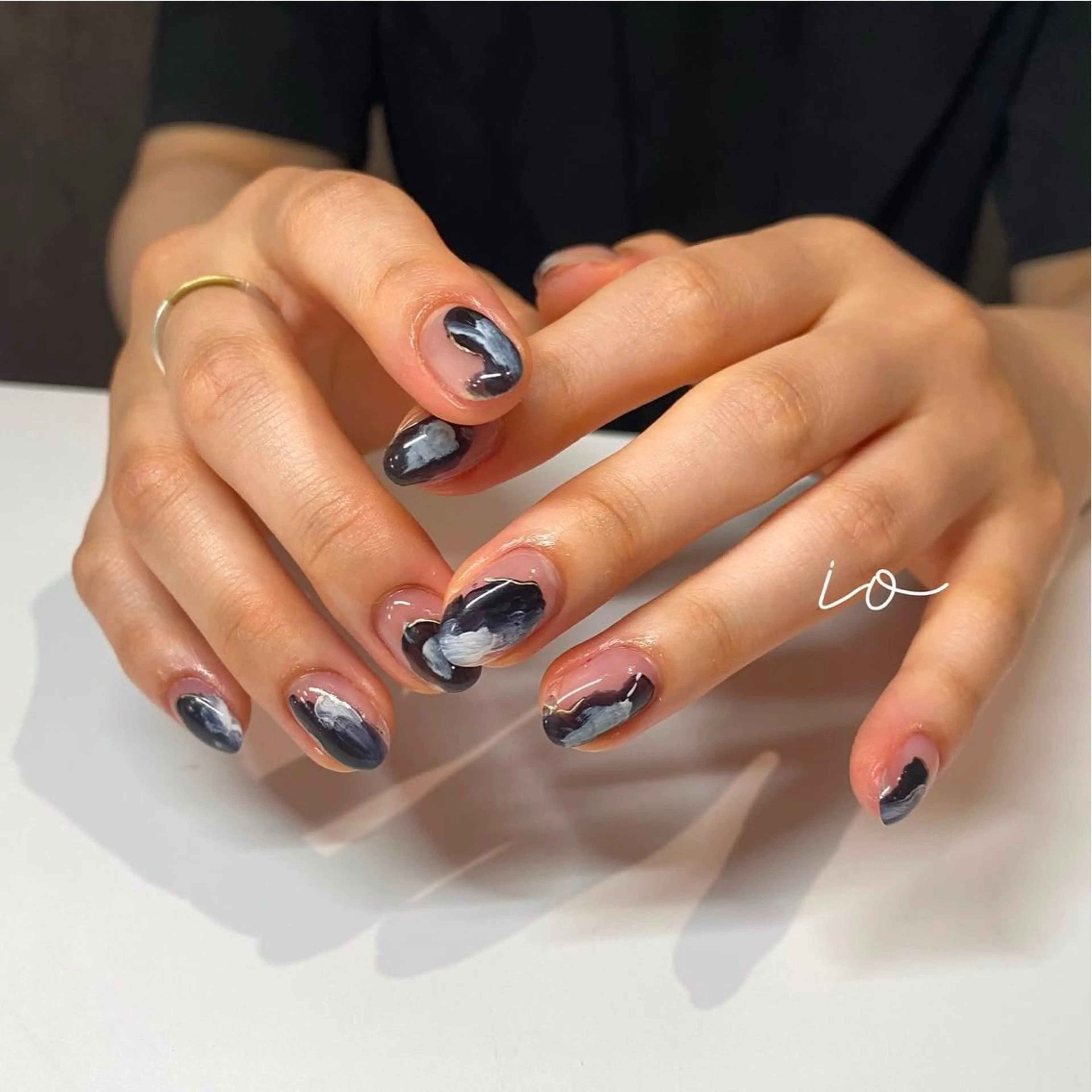 ネイル 持ち込み ハンドネイル io. NAILのネイルデザイン