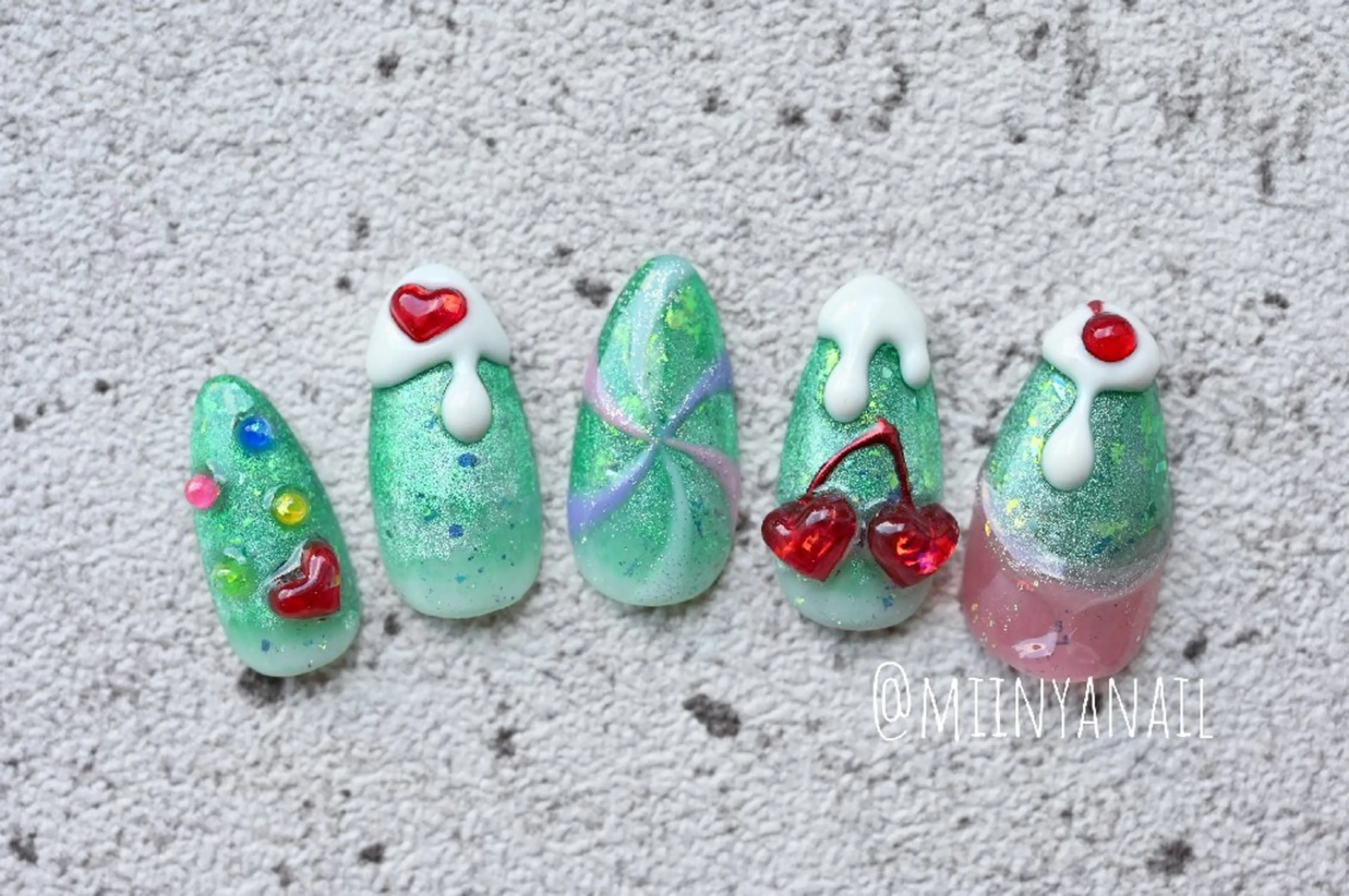 ネイル miinyanail ミーニャネイルのネイルデザイン