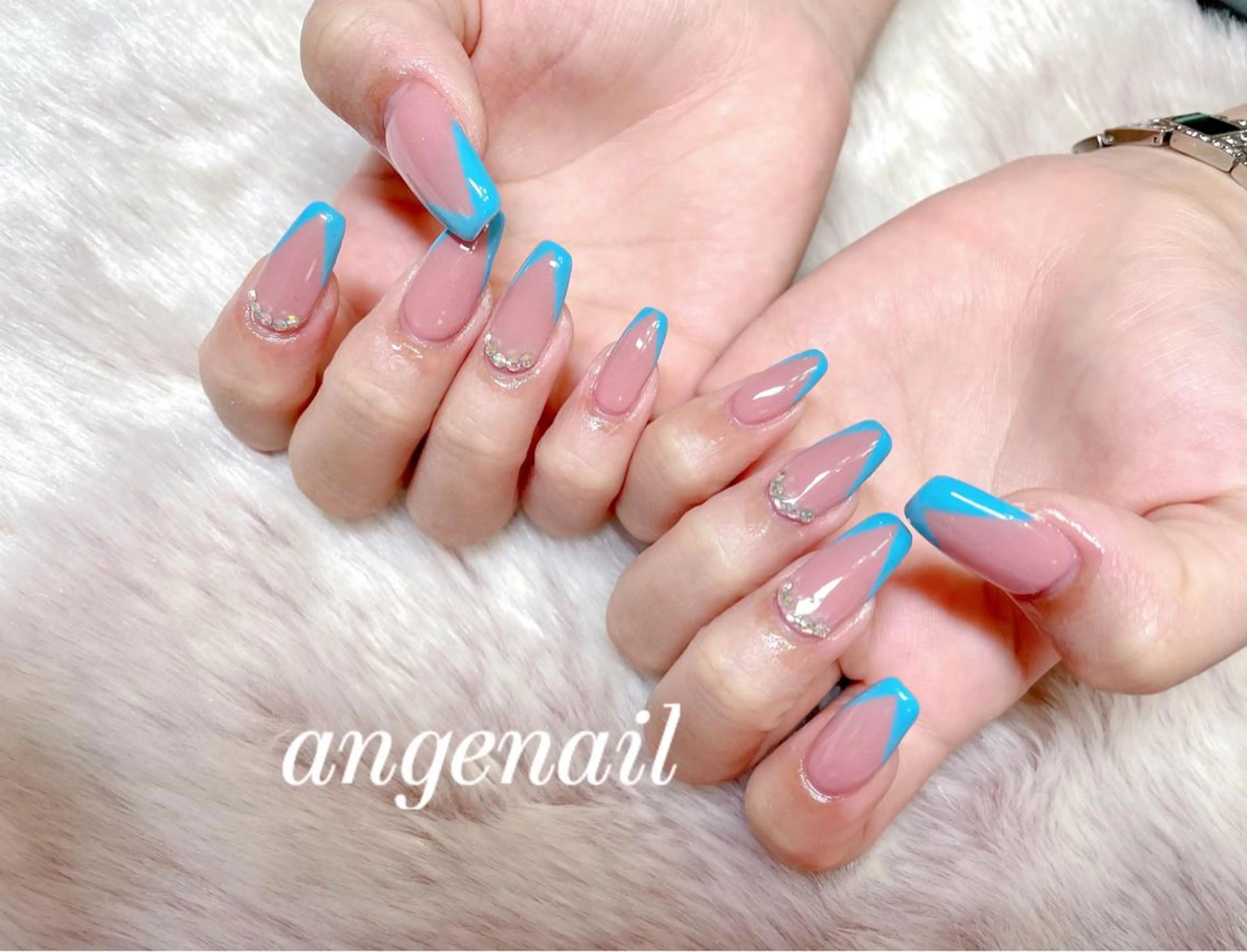 ネイル ハンドネイル オーナーネイリスト MAKIのネイルデザイン